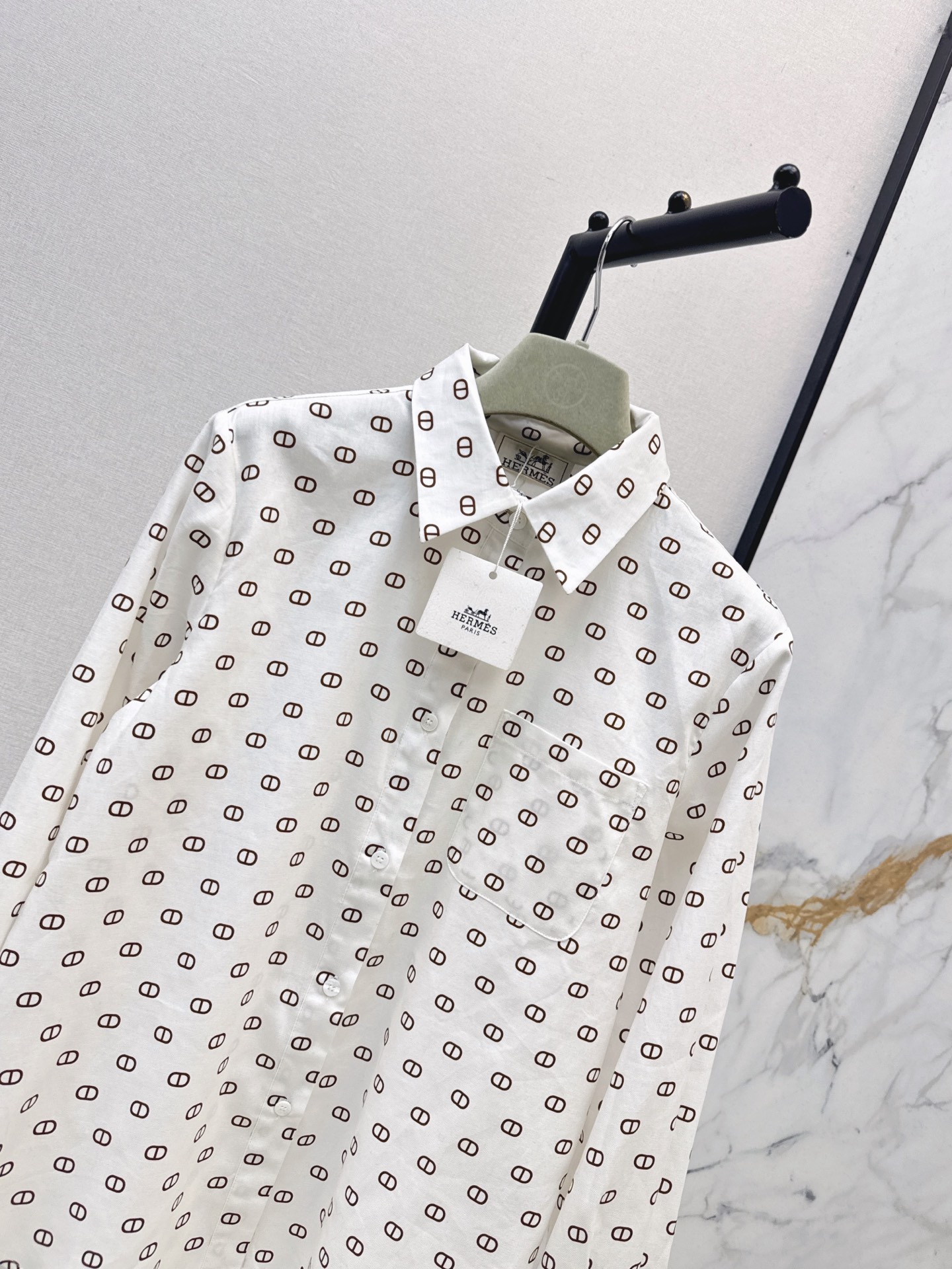 Her 26fw print shirt