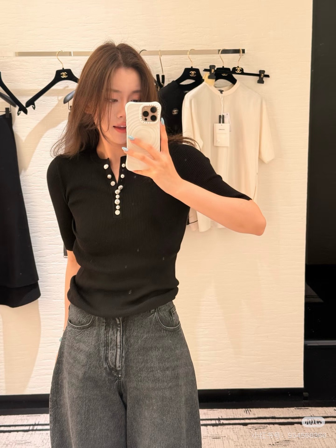Chan 26fw pearl buttons knit top