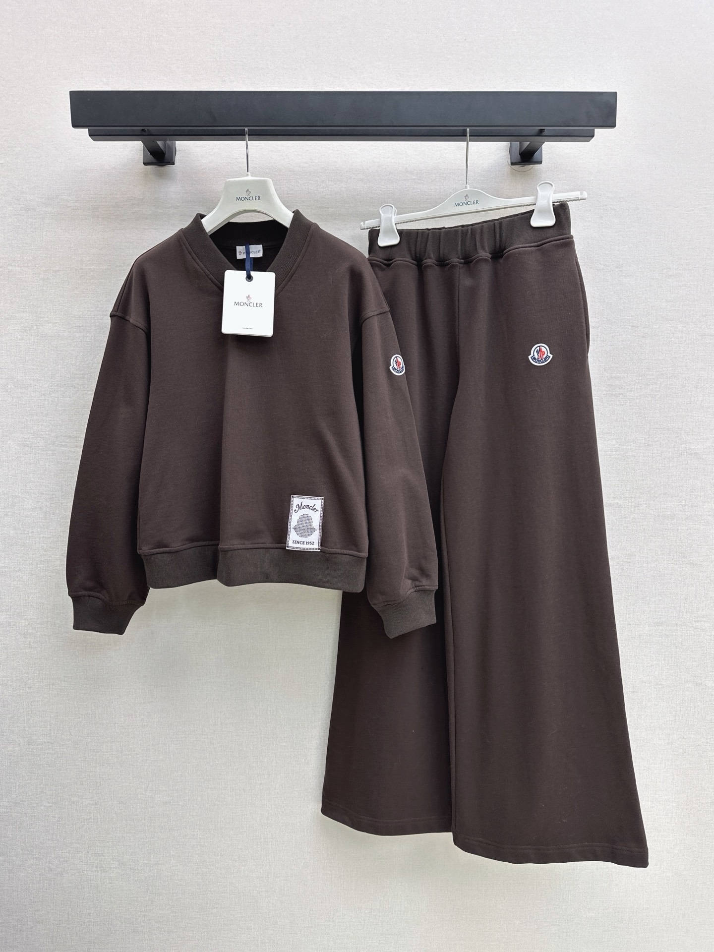 Monc 26fw casual sweatshirt pants sets