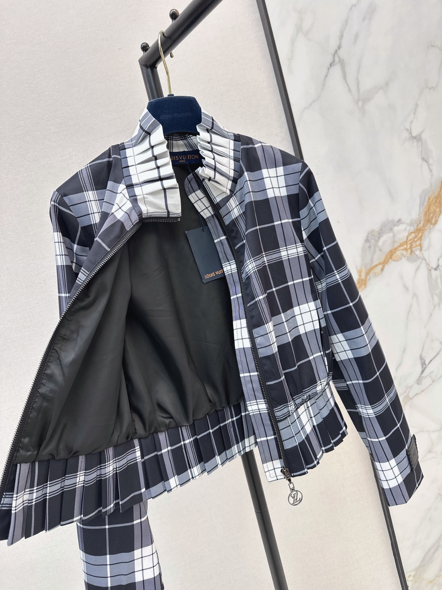 Loui 26fw check cropped jacket