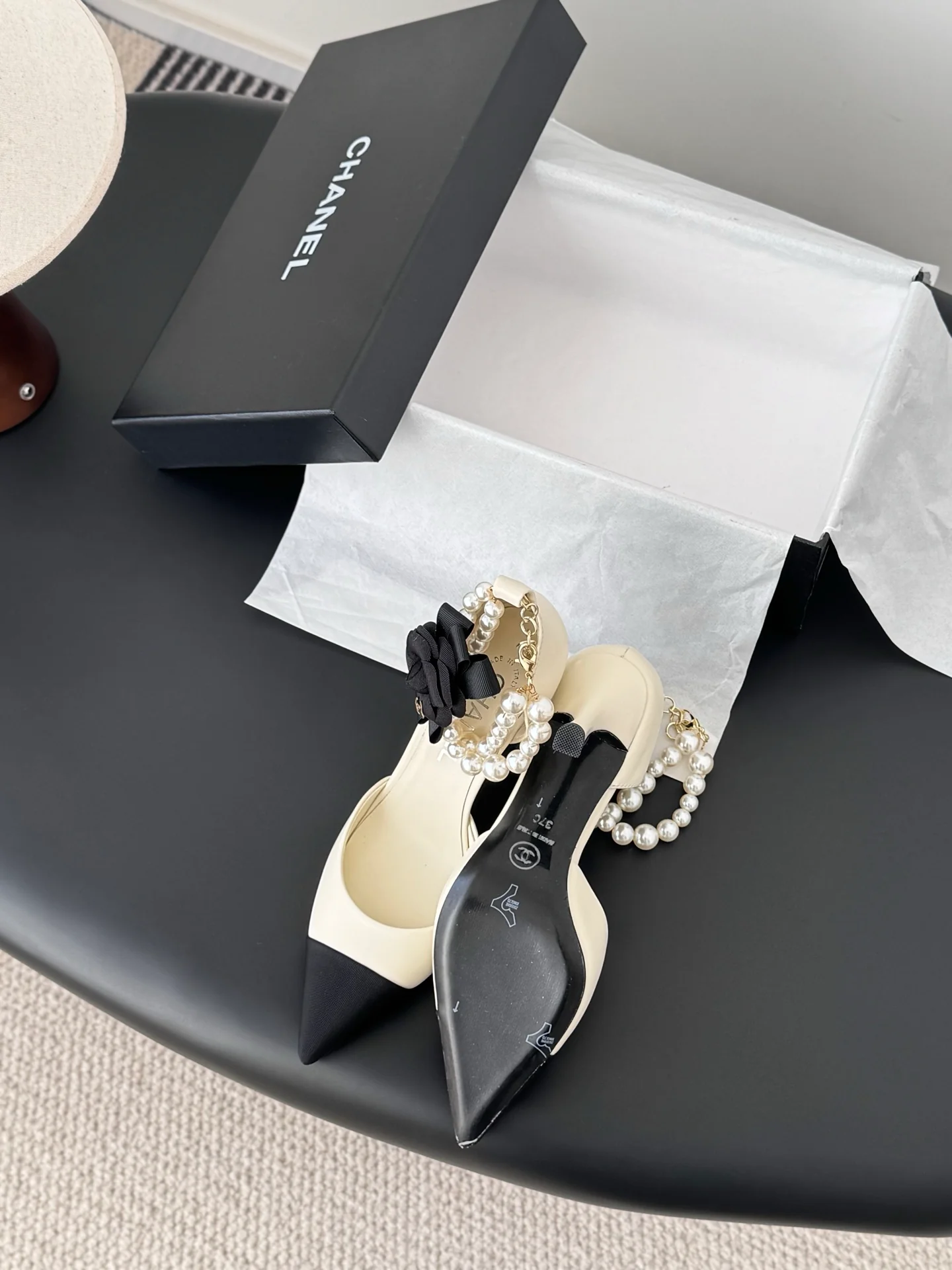 Chan 25fw pearl chain stilettos pumps