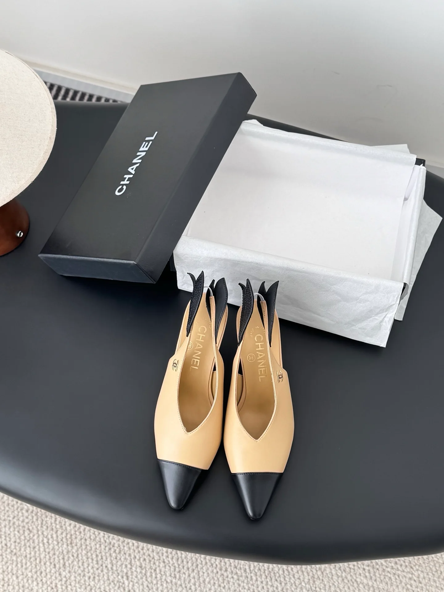 Chan 26ss slingback heels