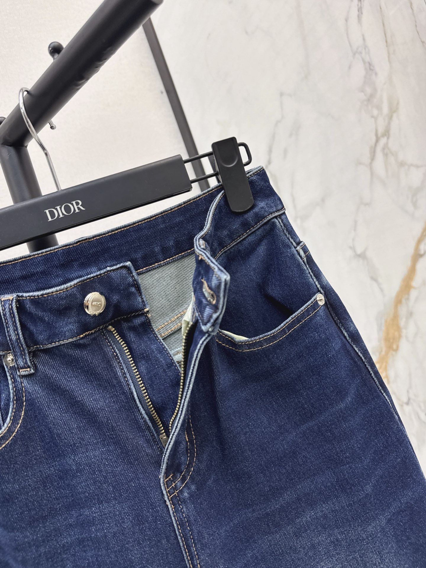 CD 26fw embroidery patch jeans