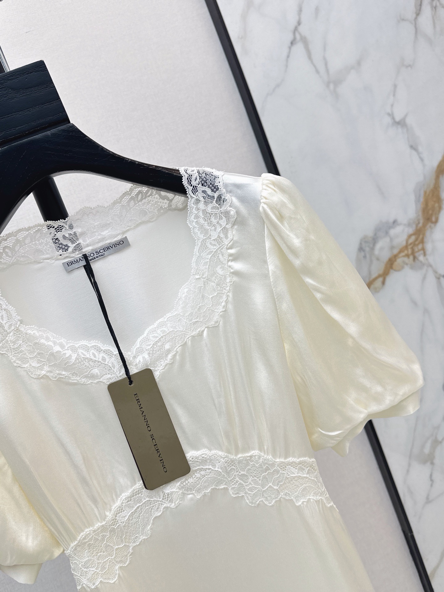 ES 26ss lace trim top