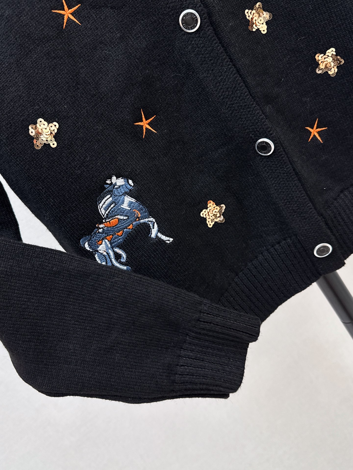 Her 26fw embroidery knit cardigan