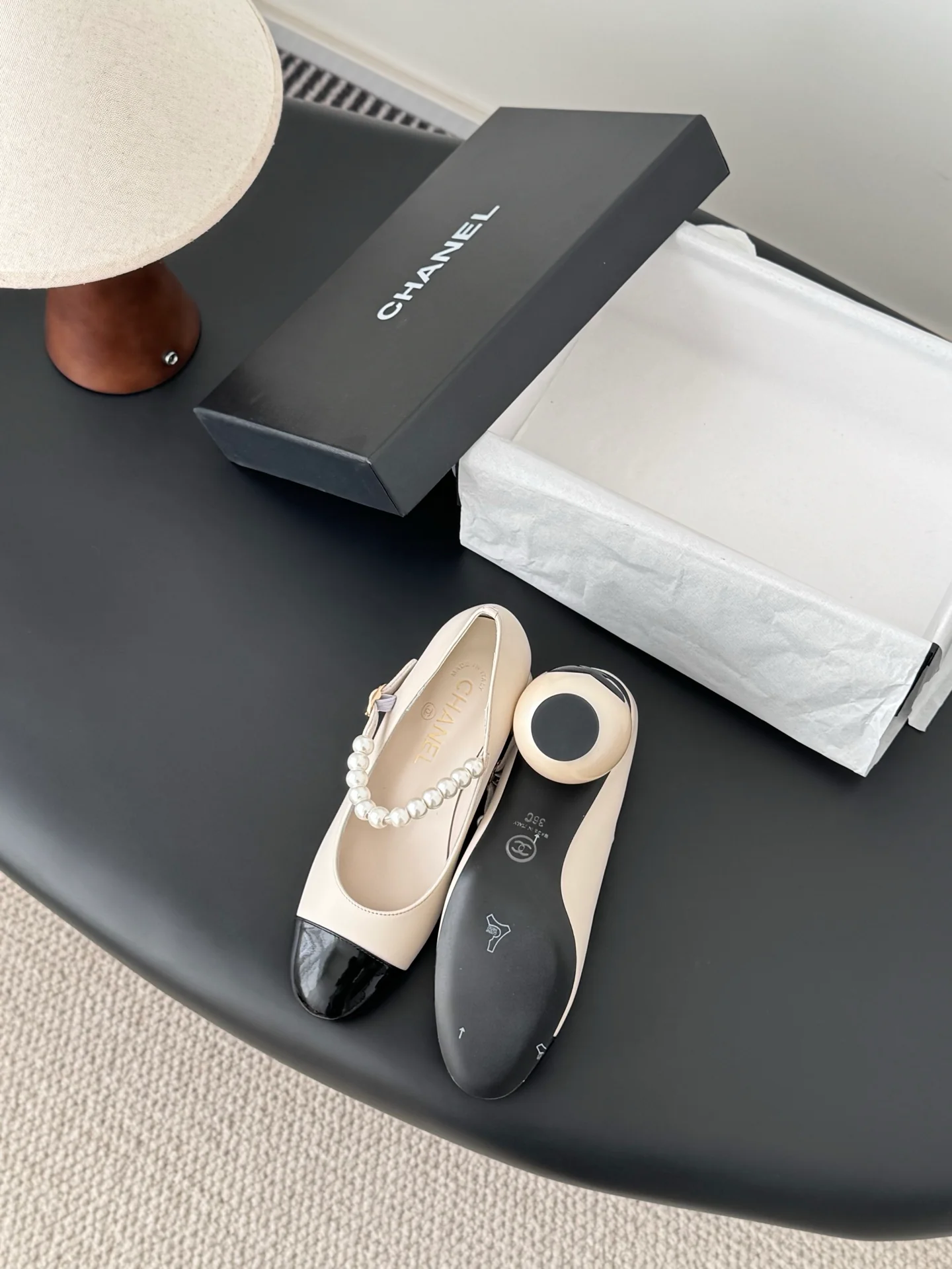 Chan 26ss pearl mary jane flats