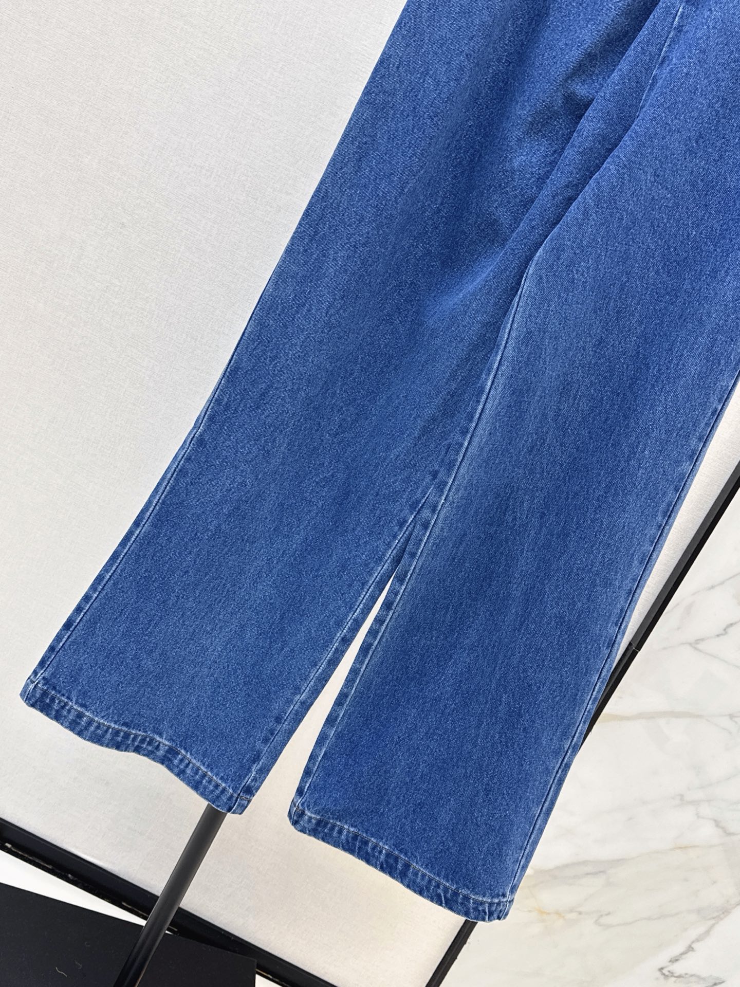 Loe 26fw belted wide-leg jeans