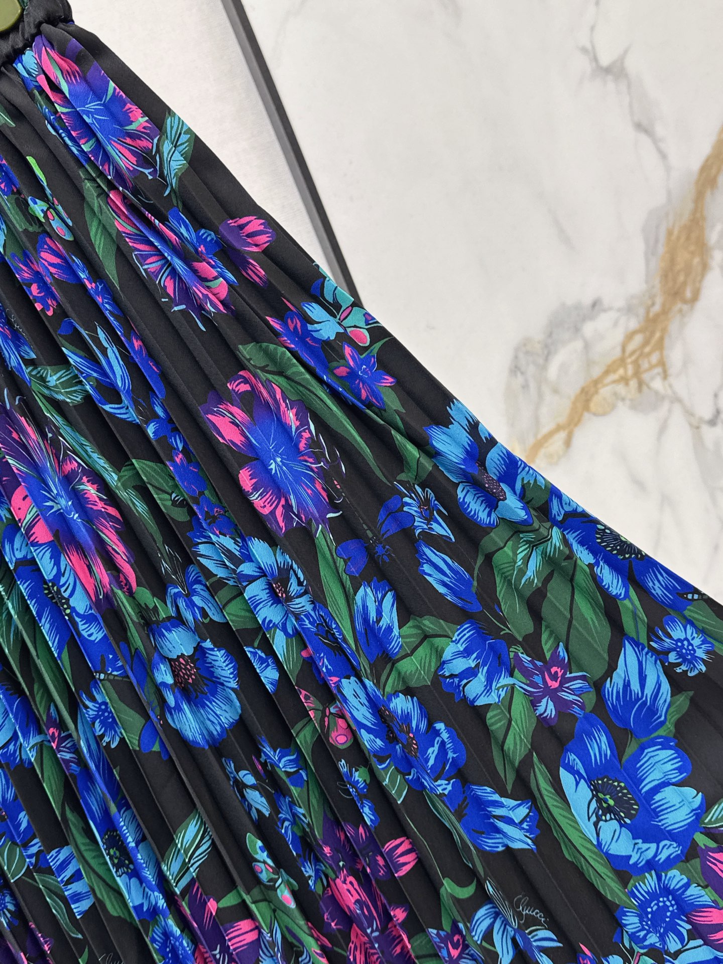 Guc 26fw print floarl pleated skirt