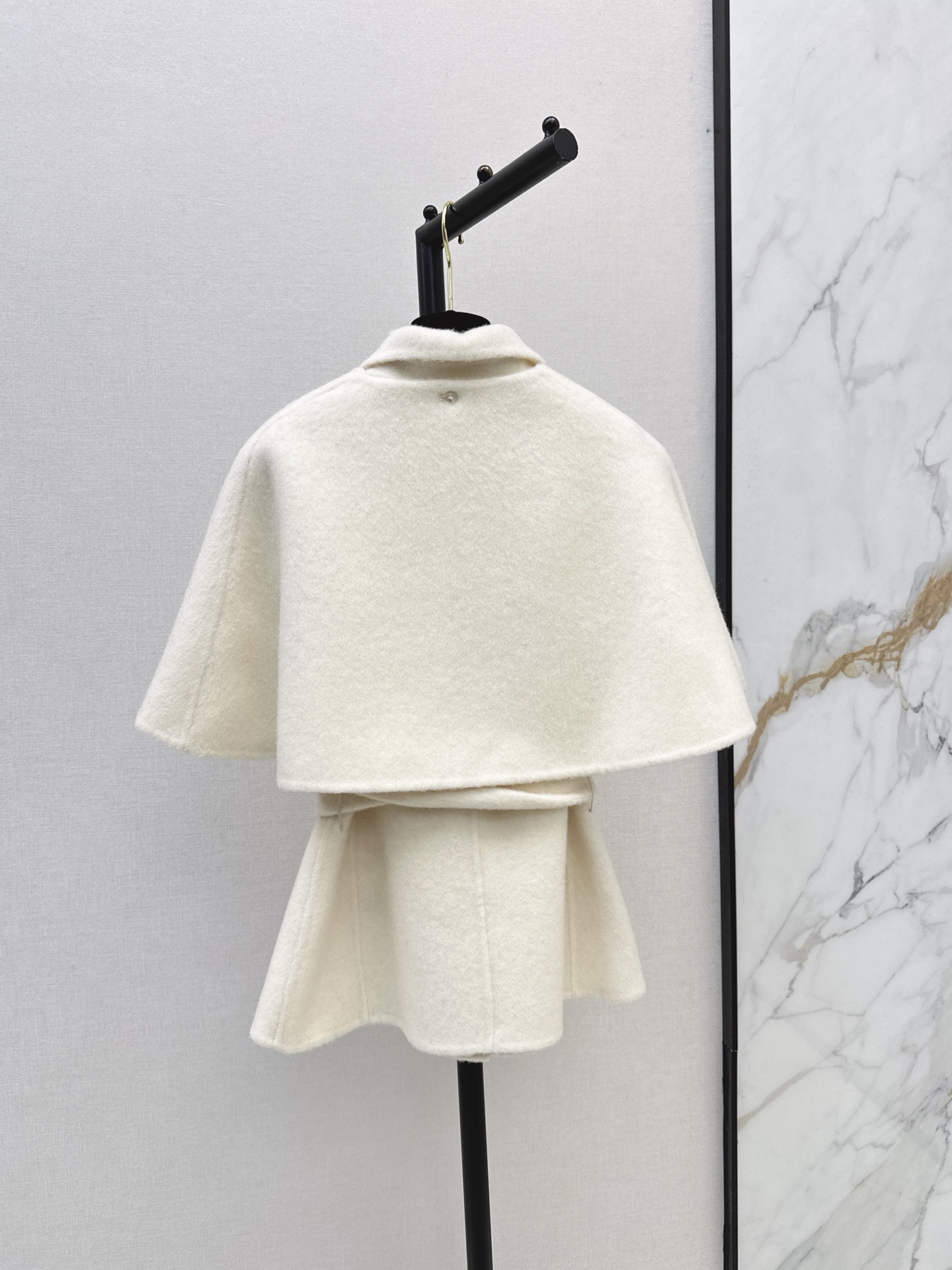 Chan 26fw woolen belted vest cape jacket sets