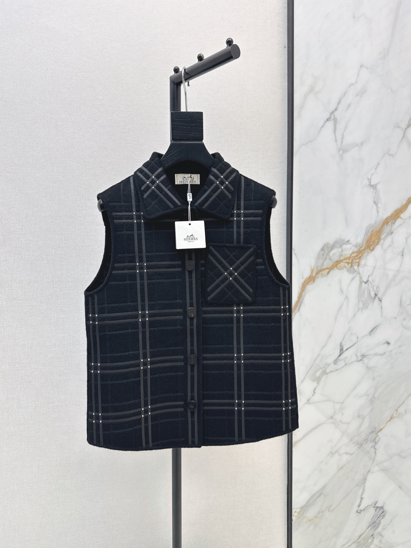 Her 26fw embroidery woole vest