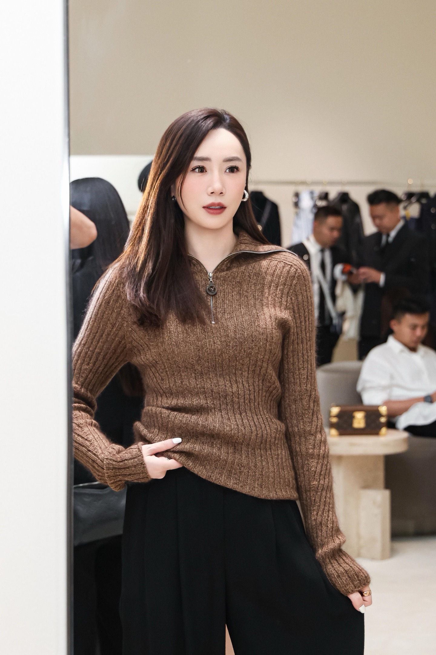 Loui 26fw slim-fit knit sweater