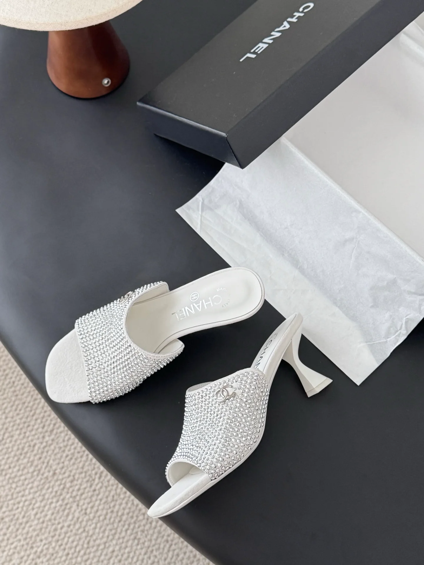 Chan 25fw kitten sandals