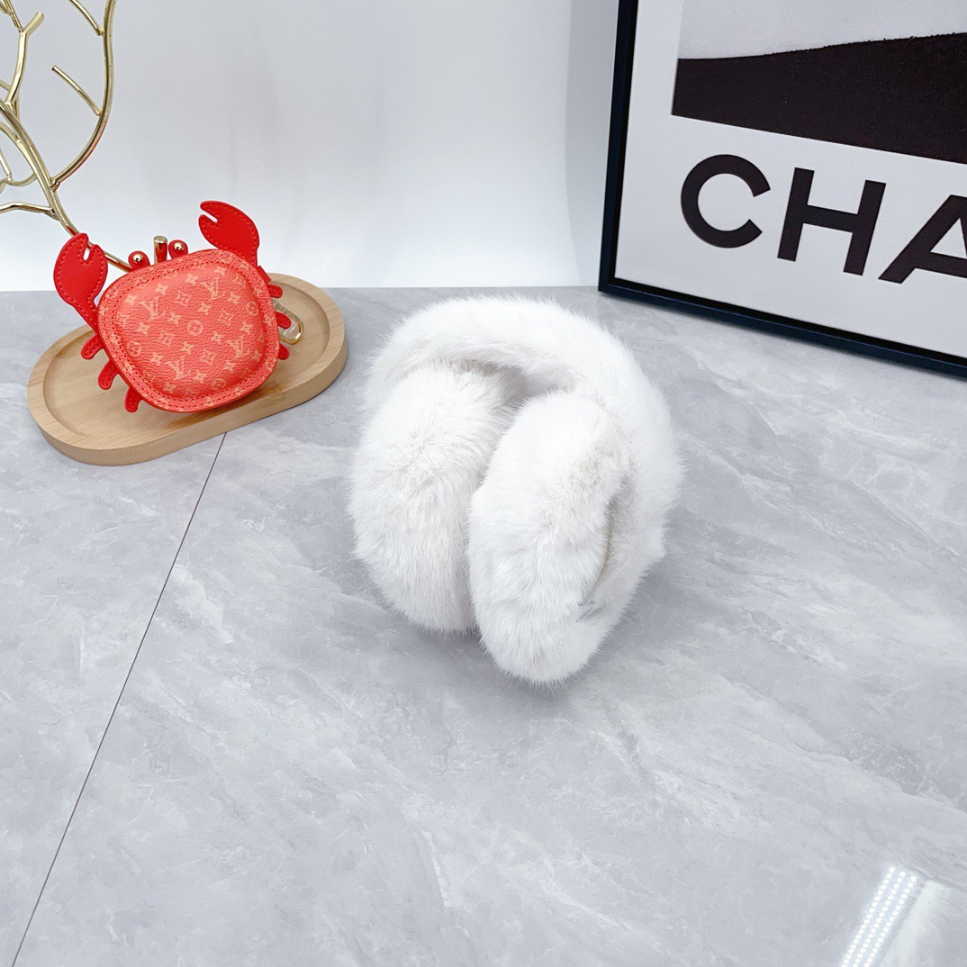 CD 26fw fluffy fur-look earmuffs