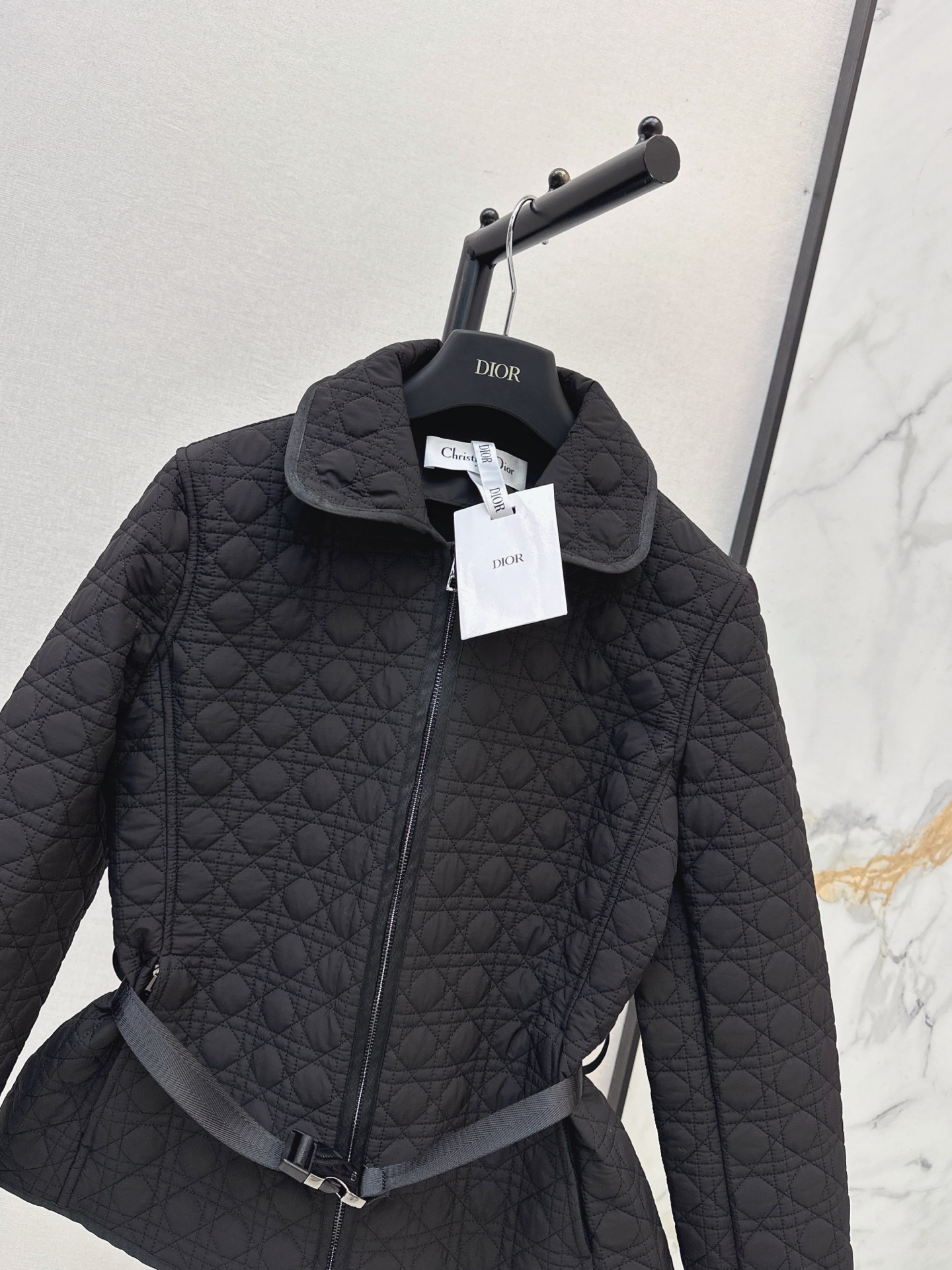 CD 26fw belted padded jacket