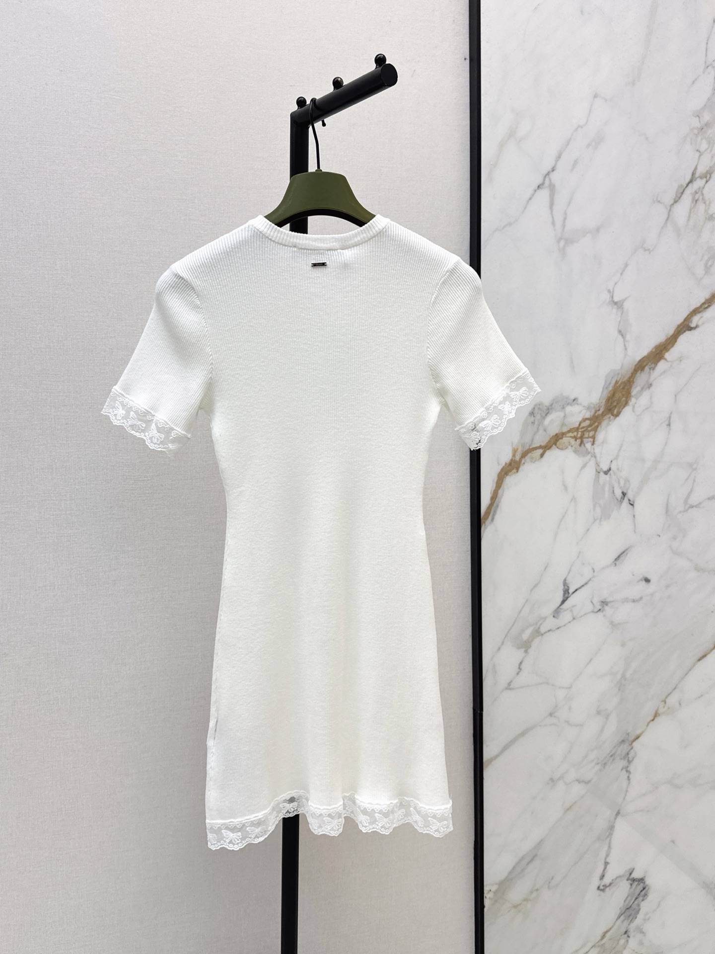Guc 26fw lace contract knit dress