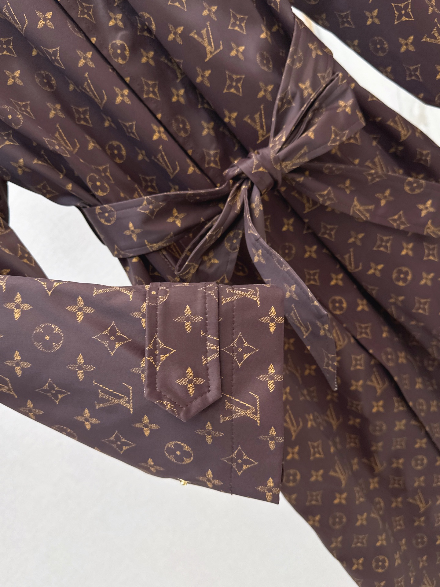 Loui 26fw print belted trench coats
