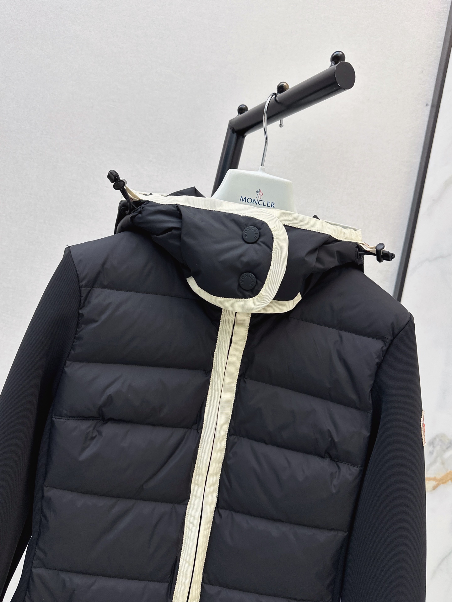Monc 26fw hooded down ski jacket
