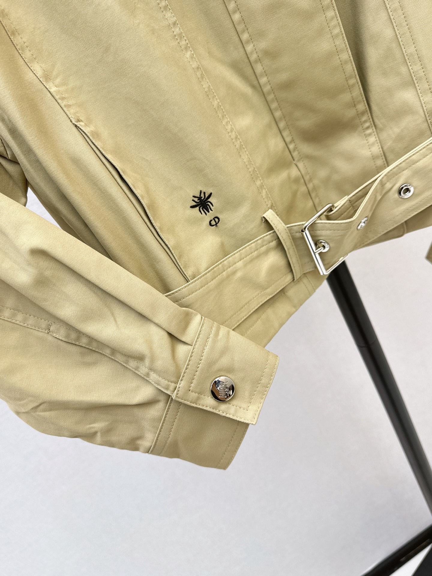 CD 26fw Stand-Collar Belted Cropped Jacket
