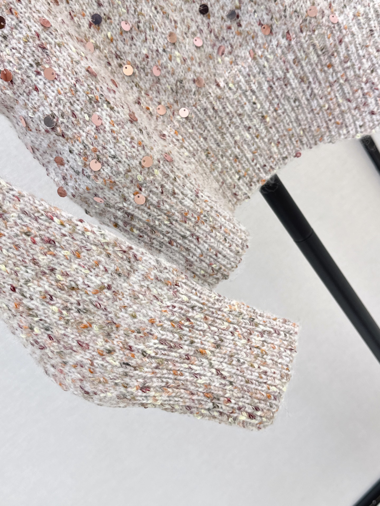 Guc 26fw sequin knit sweater