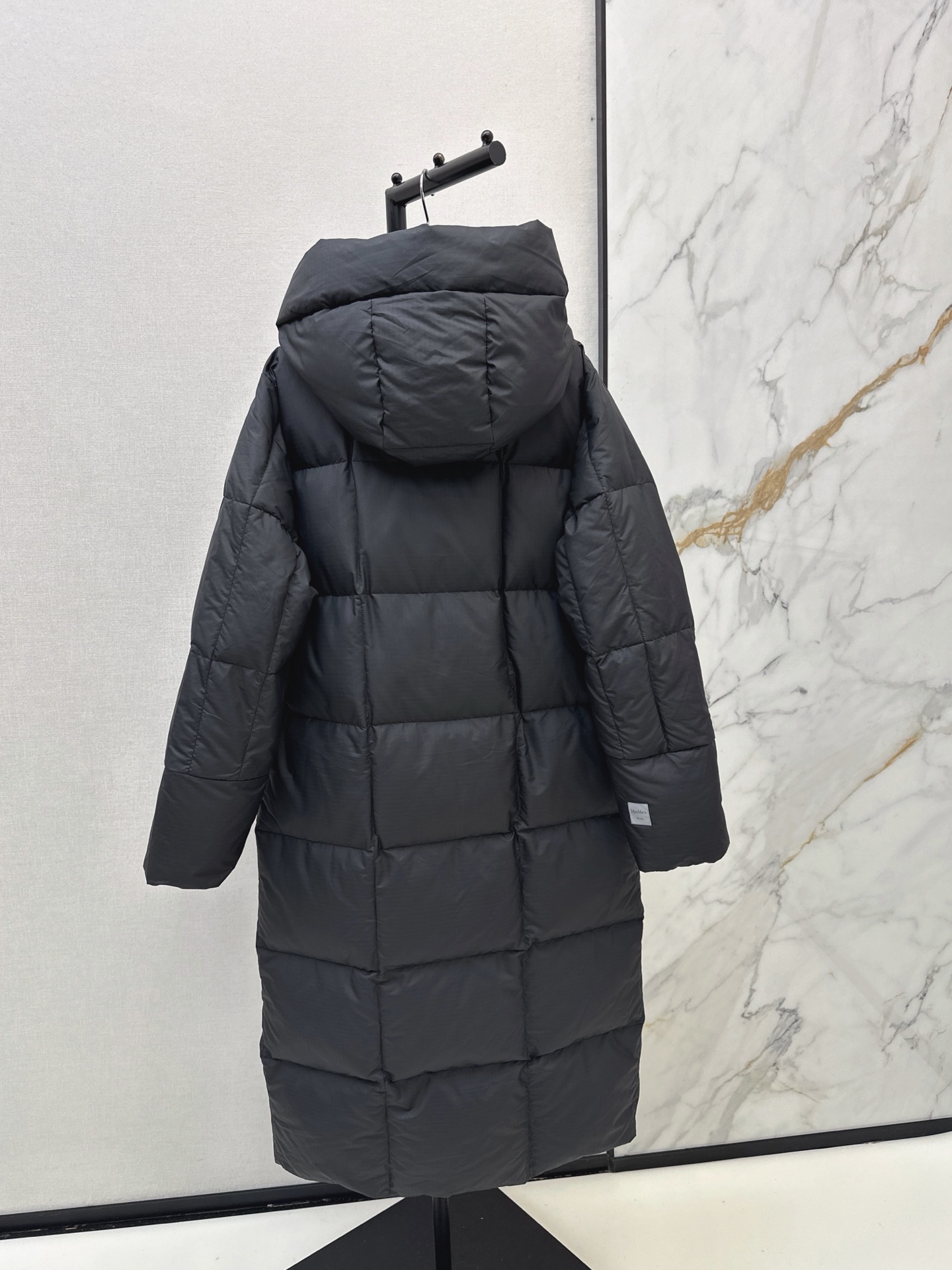 Max 26fw hooded long down jacket