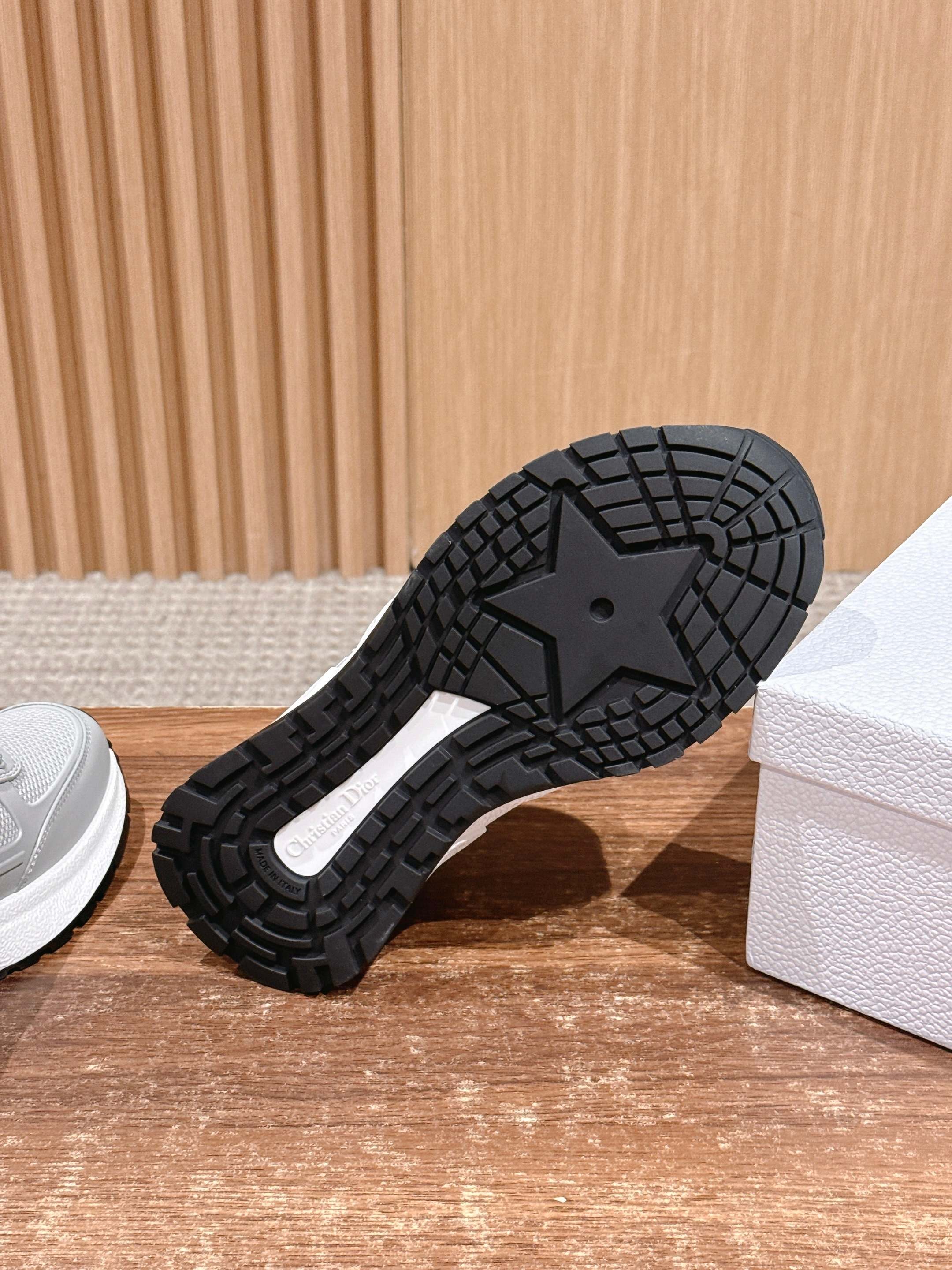 CD 25fw sneaker