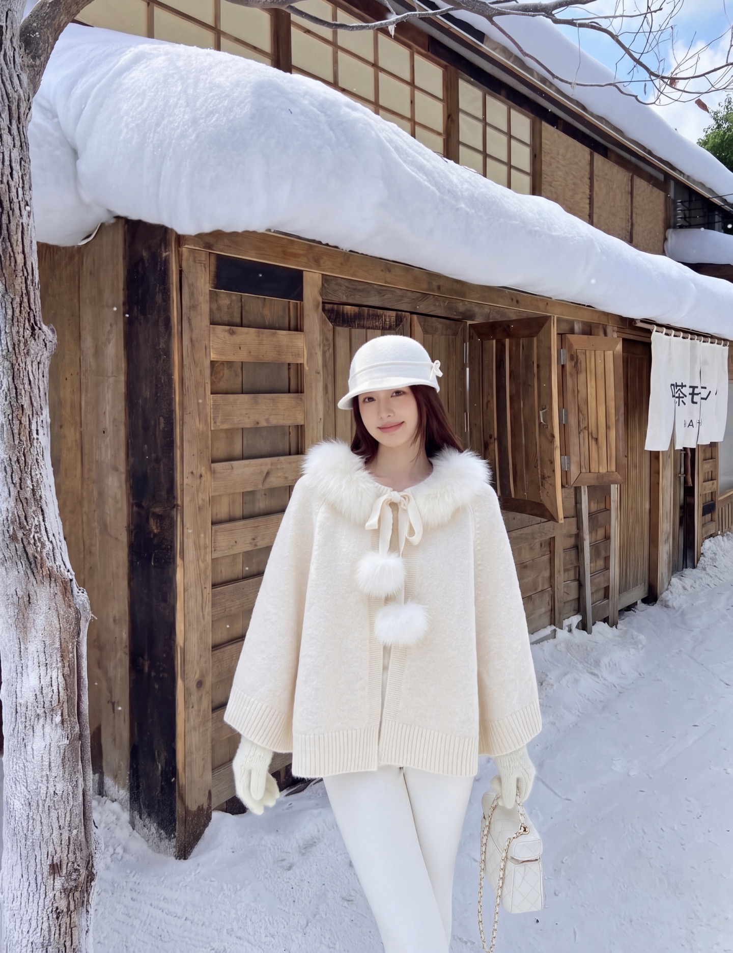 Fen 26fw fur-trim knit cape jacket