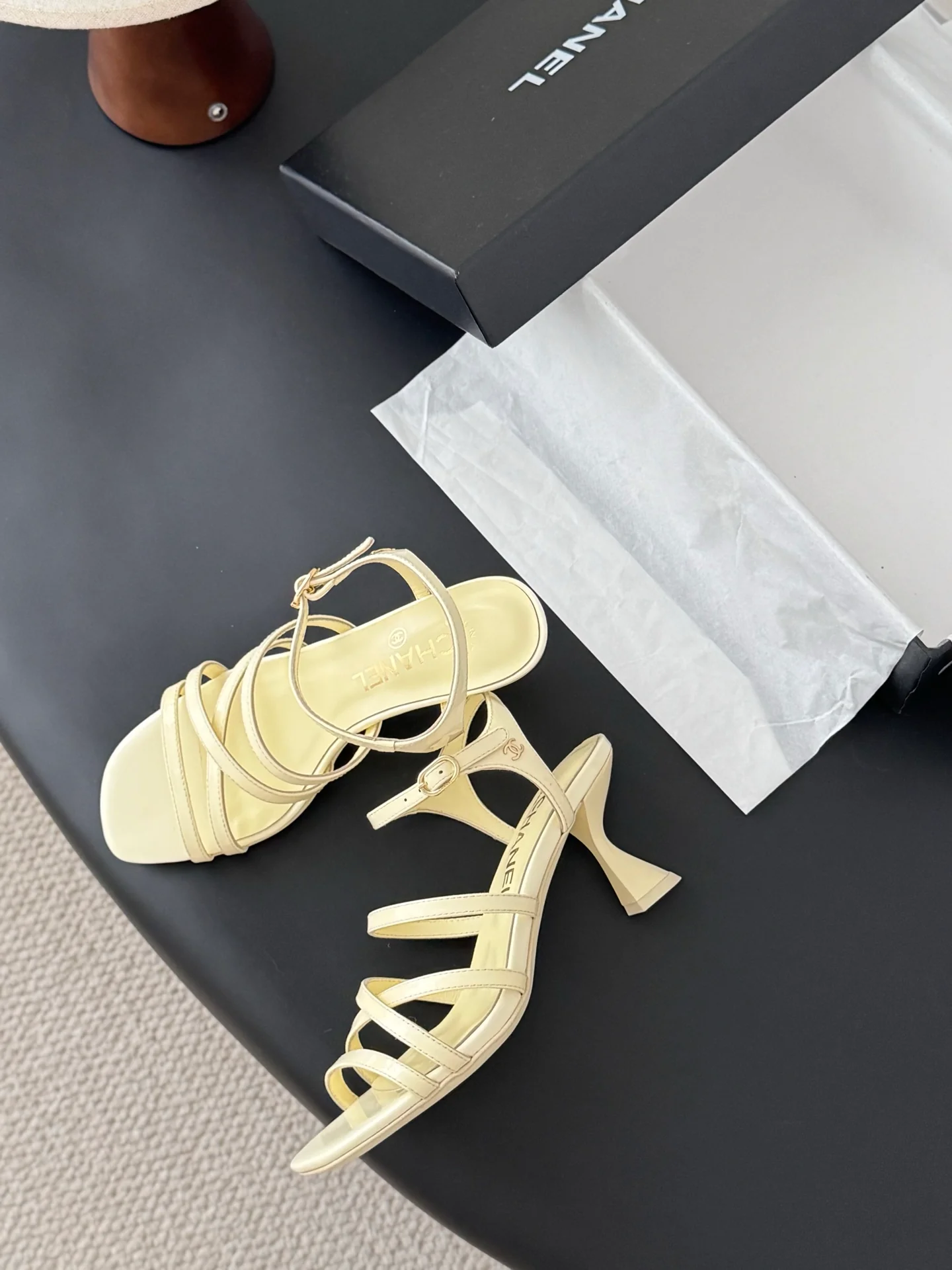 Chan 25fw kitten sandals