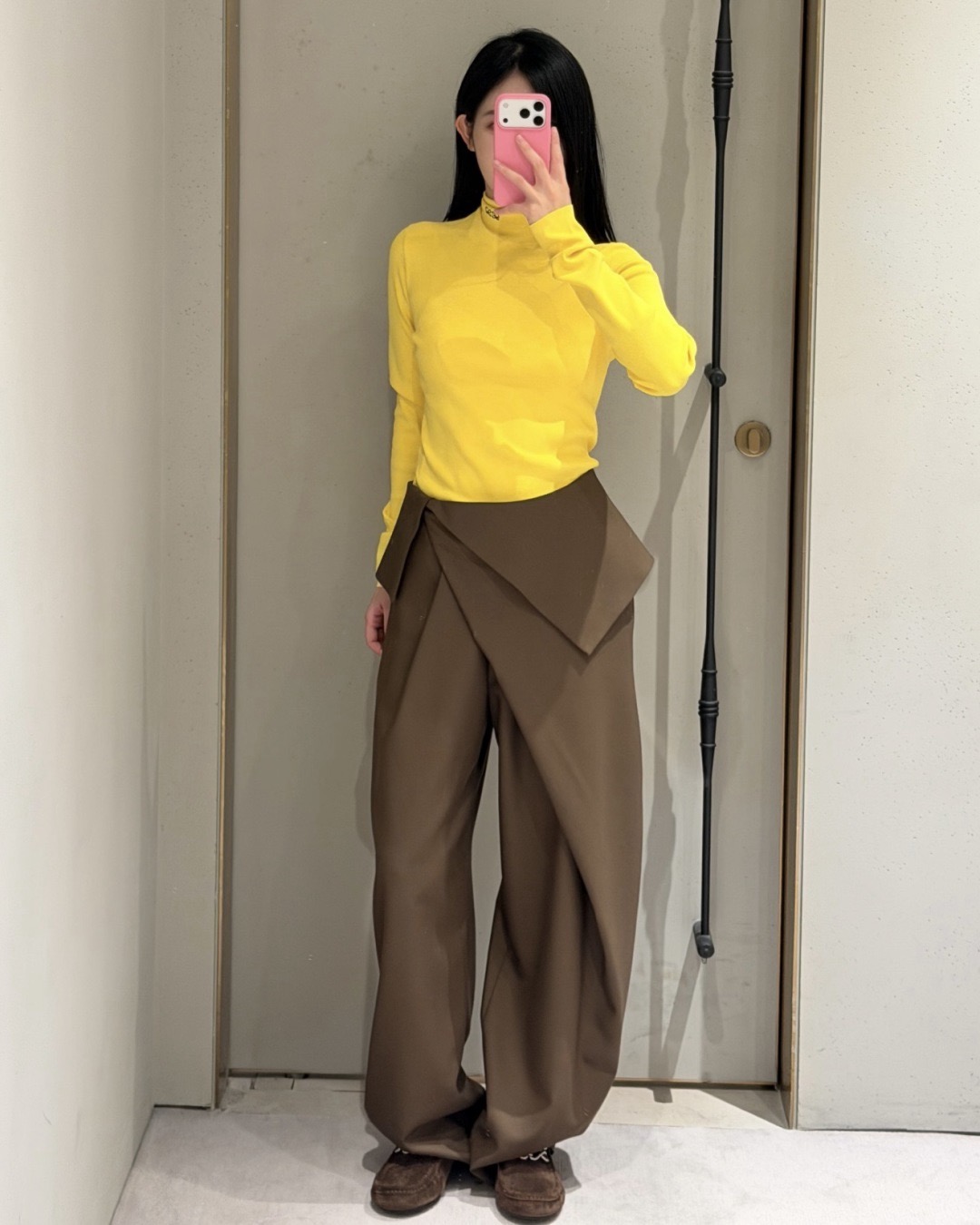 Loe 26fw asymmetric wide-leg pants