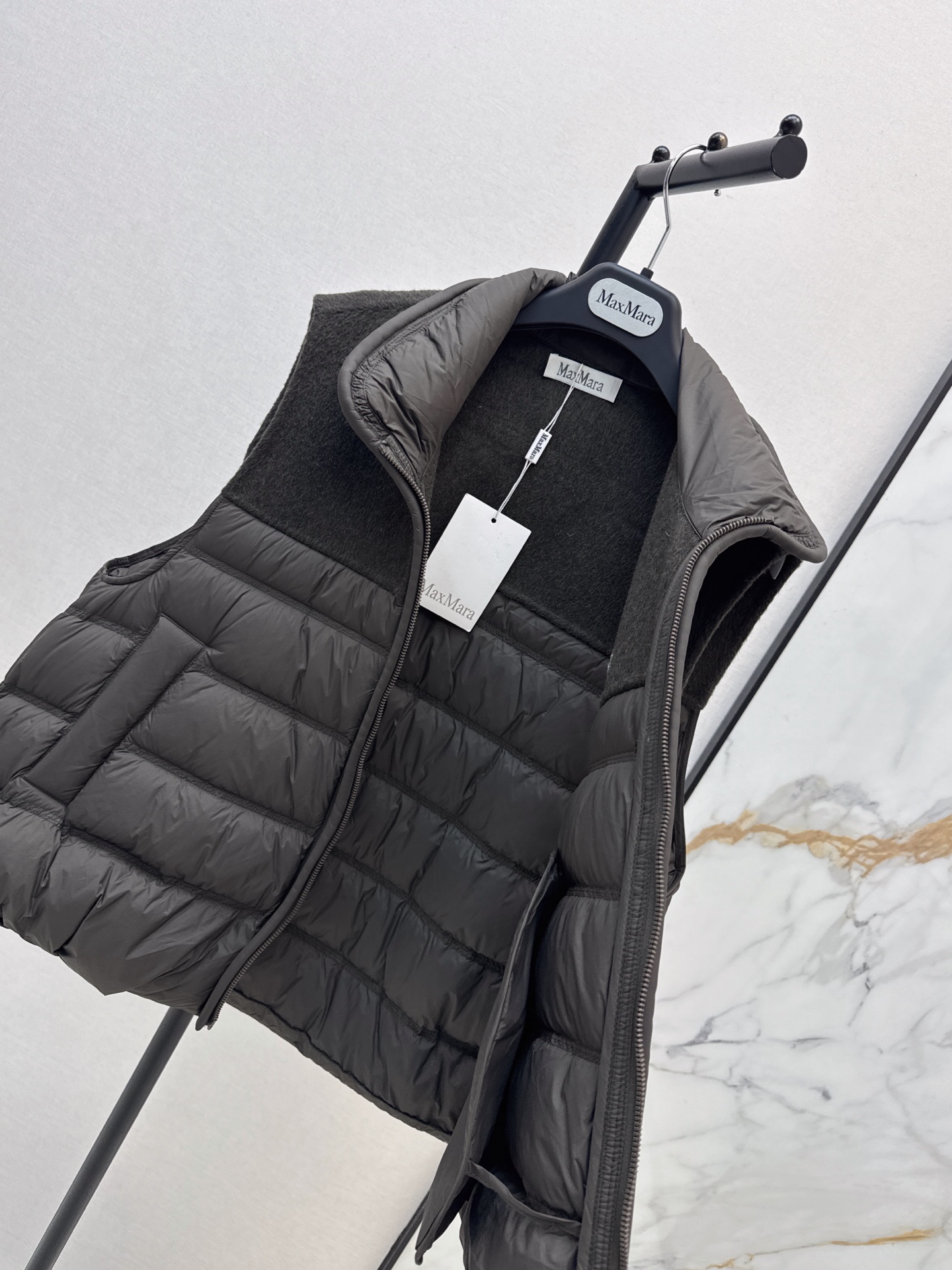 Max 26fw knit contract down vest