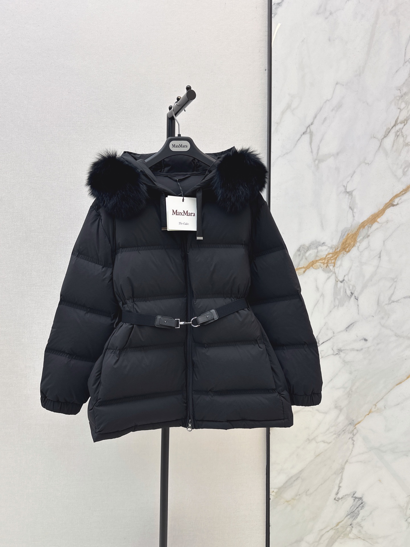 Max 26fw fur-trim hooded belted down jacket