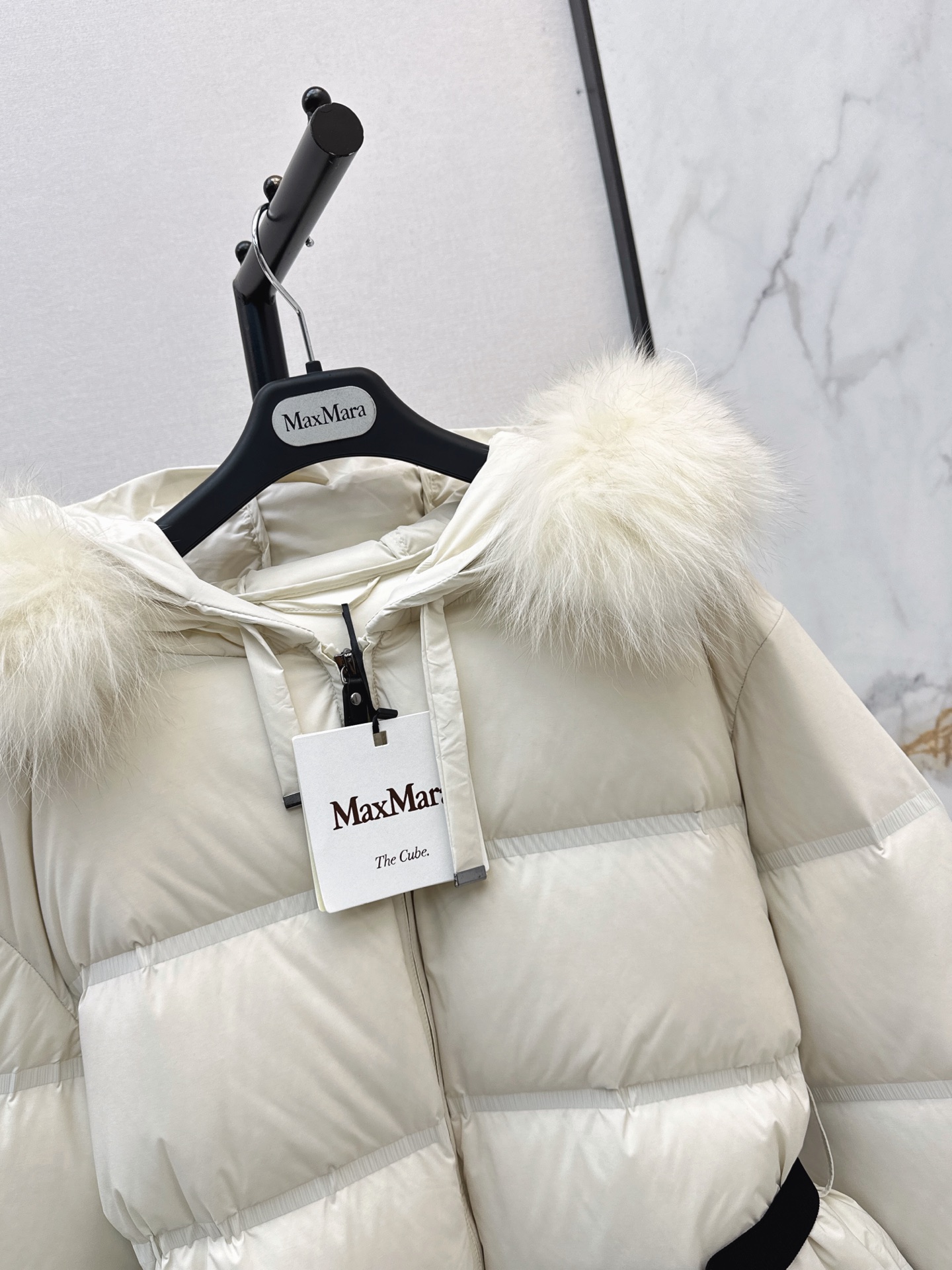 Max 26fw fur-trim hooded belted down jacket