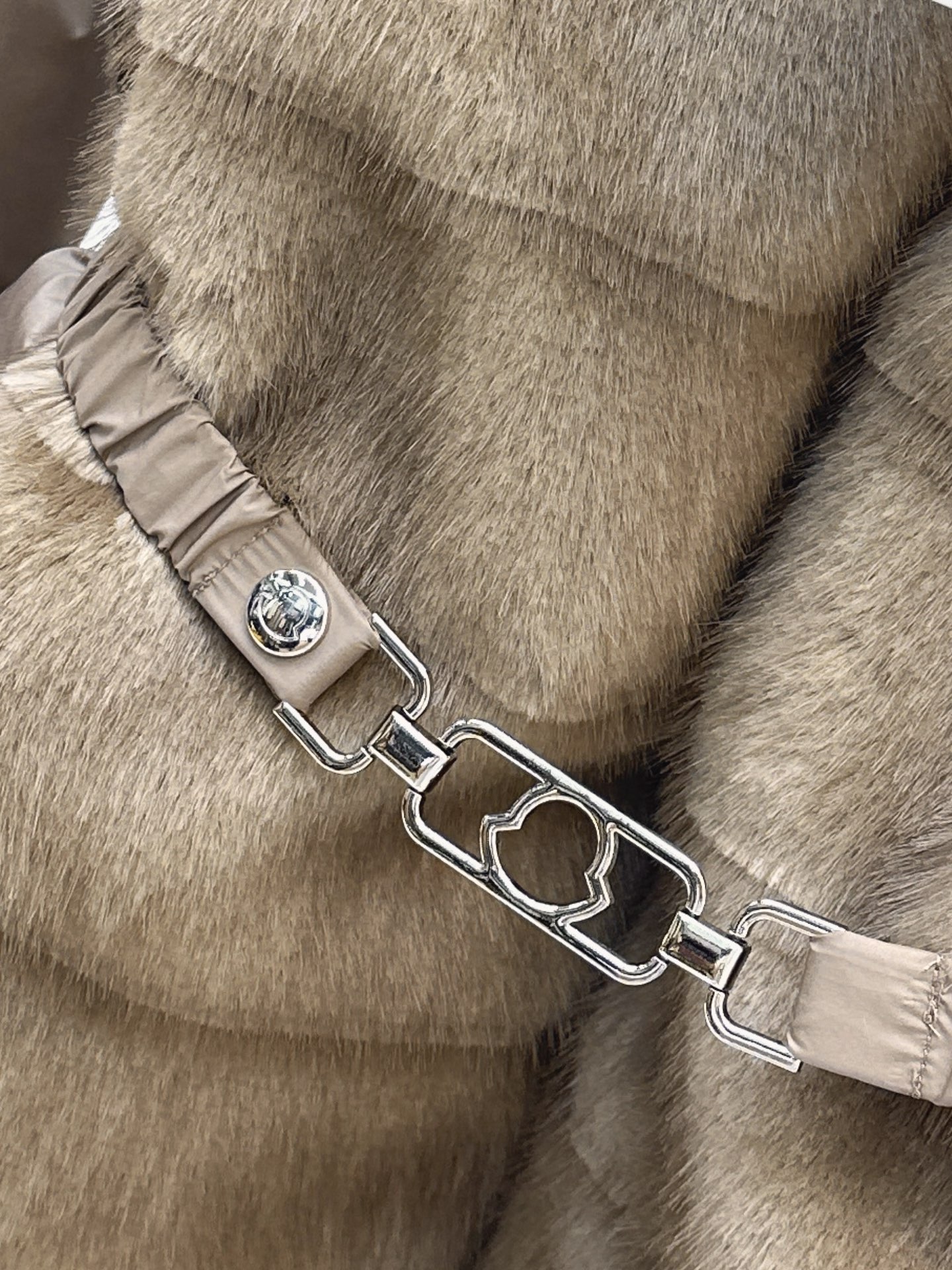Monc 26fw fur belted down jacket
