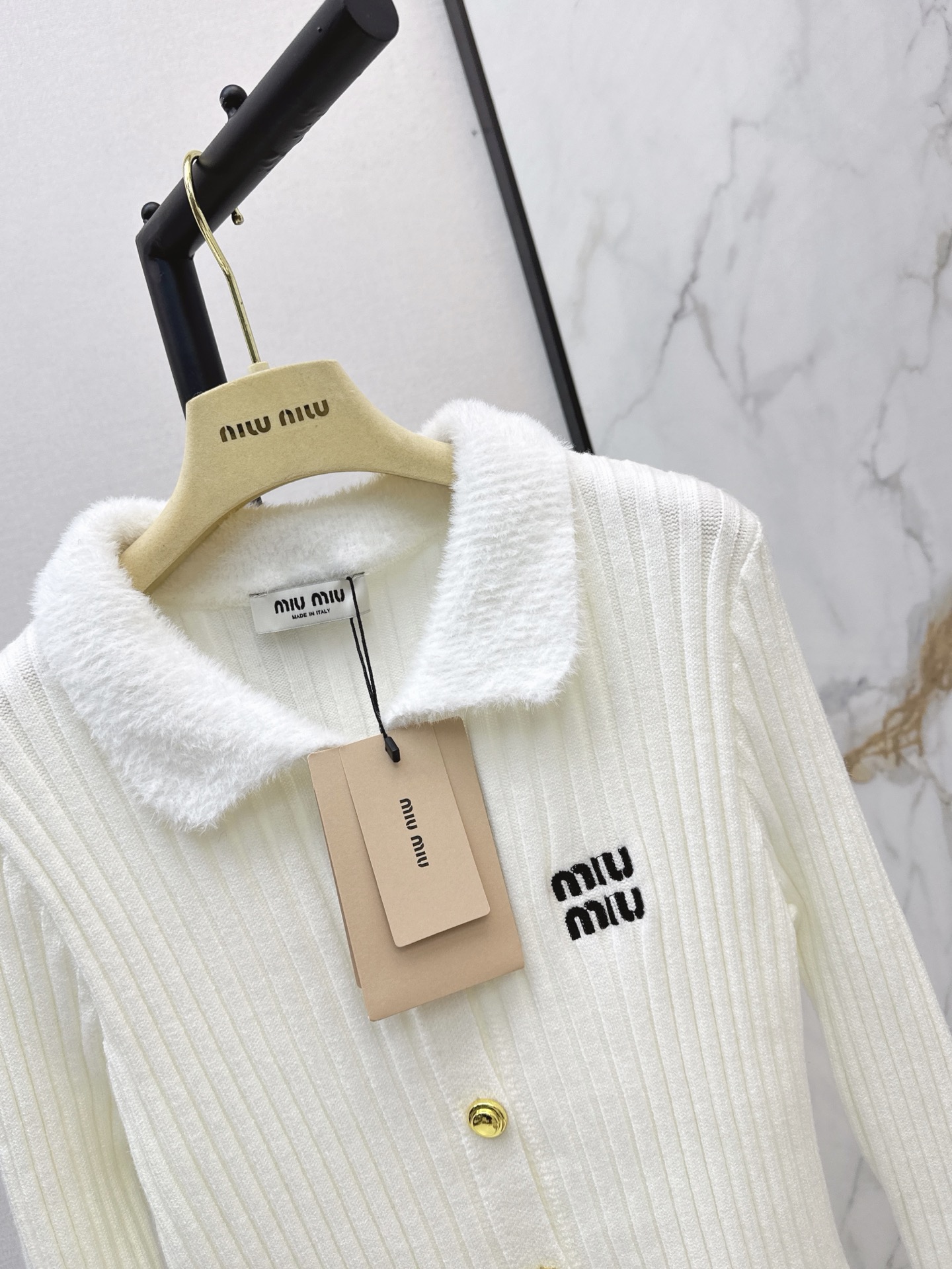 Miu 26fw ribbed knit cardigan