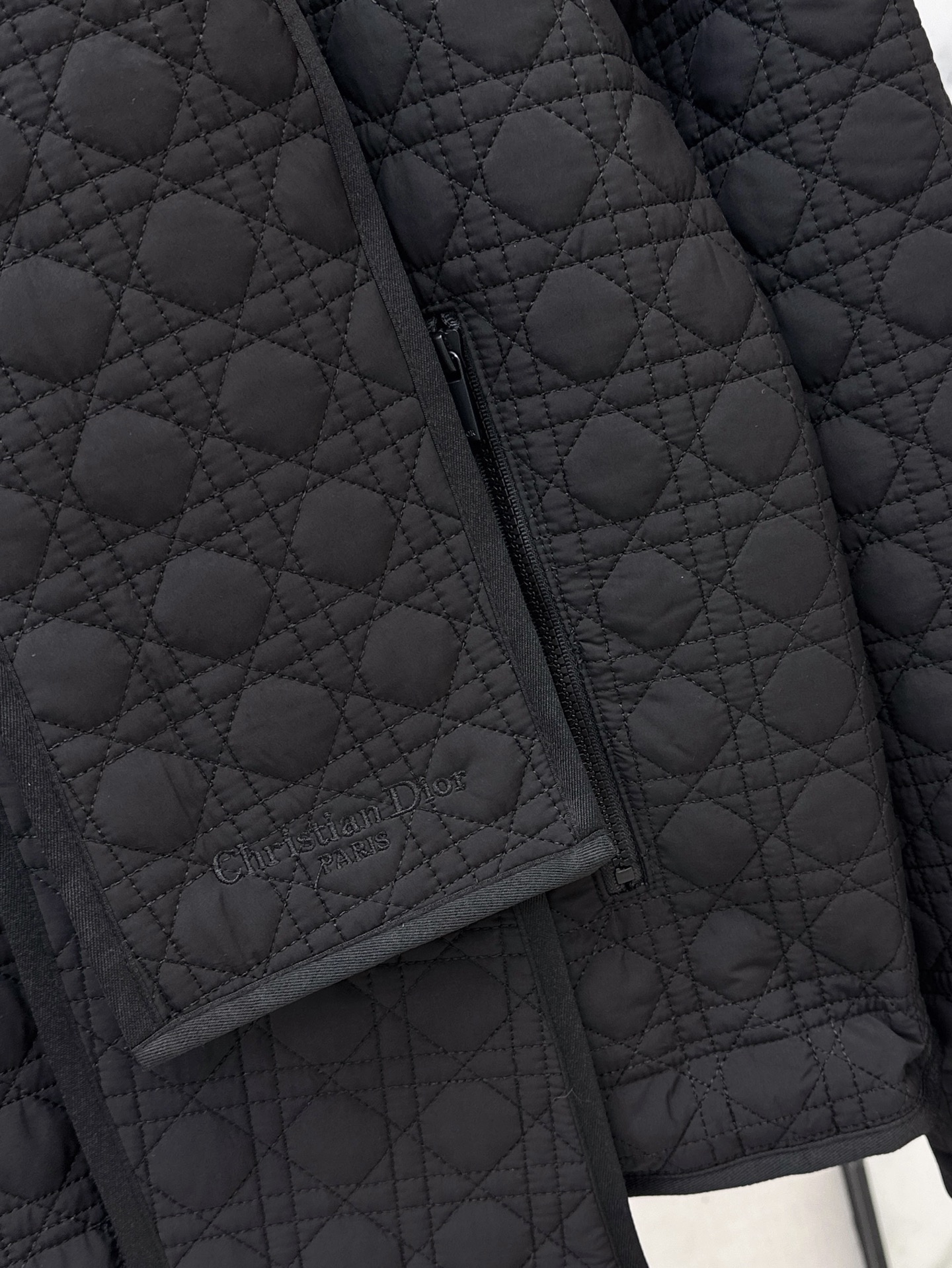 CD 26fw diamond-quilted jacket with scarf collar