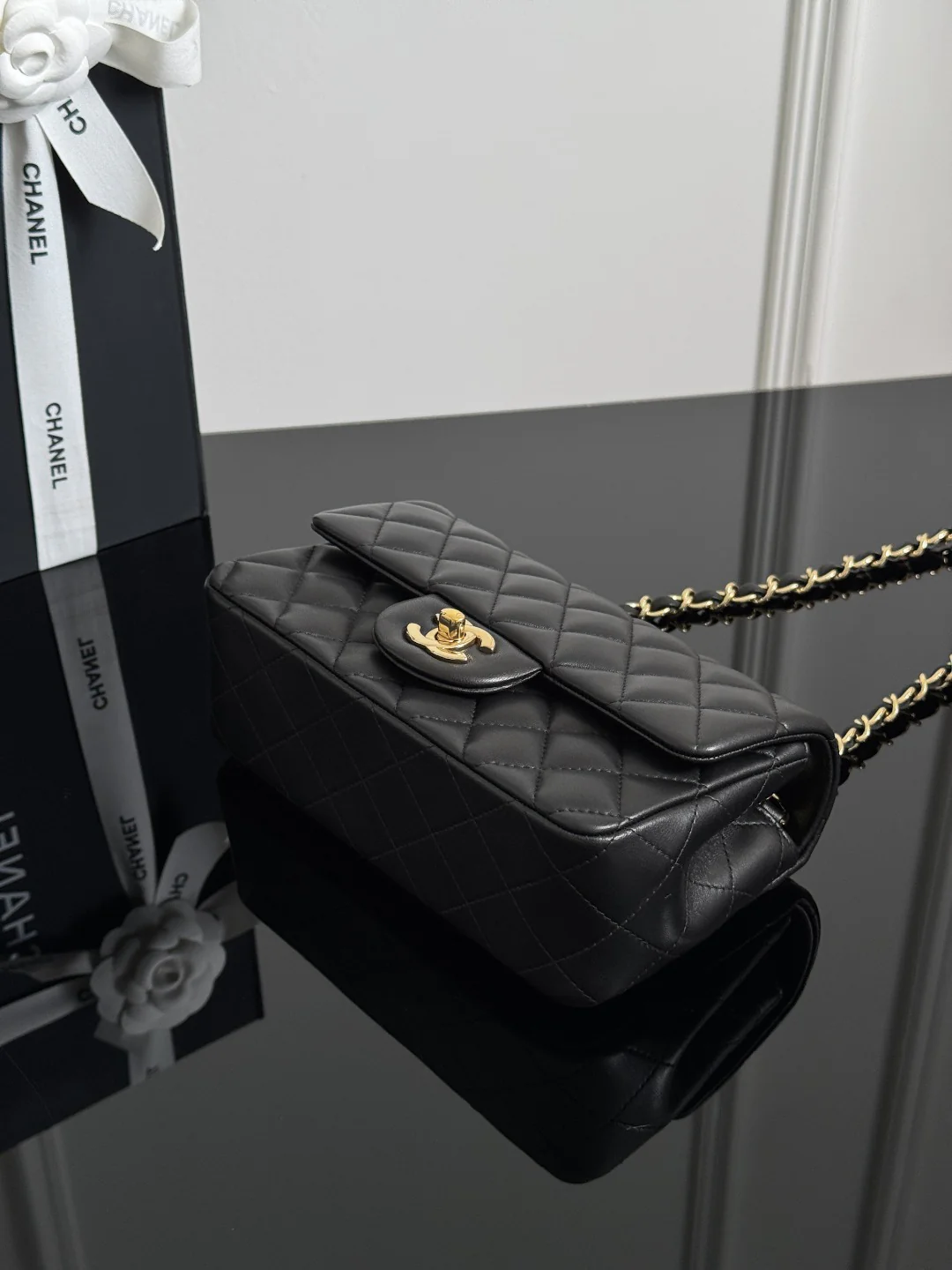 Chan cf20 chain shoulder bag