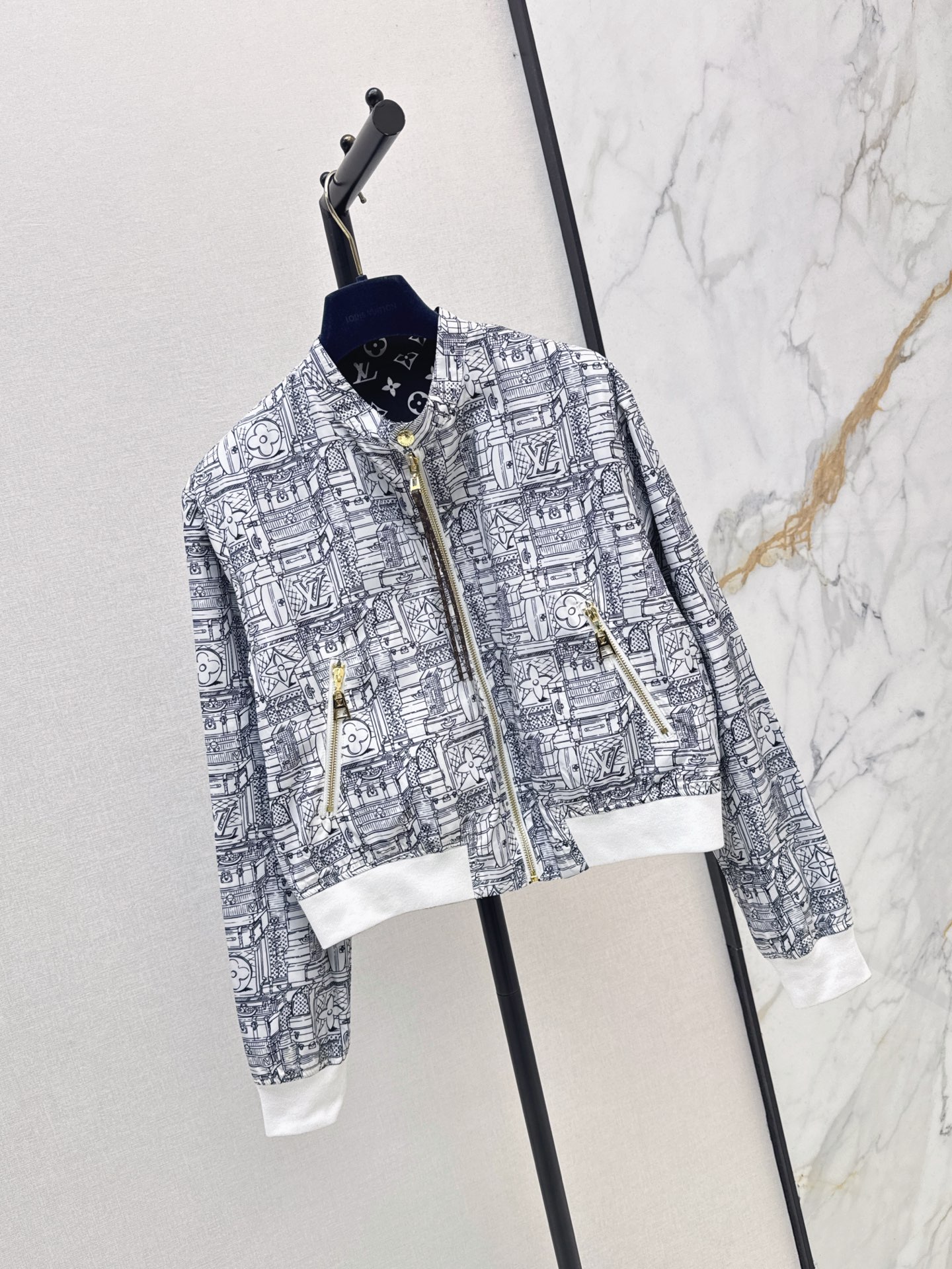 Loui 26fw reversible print jacket