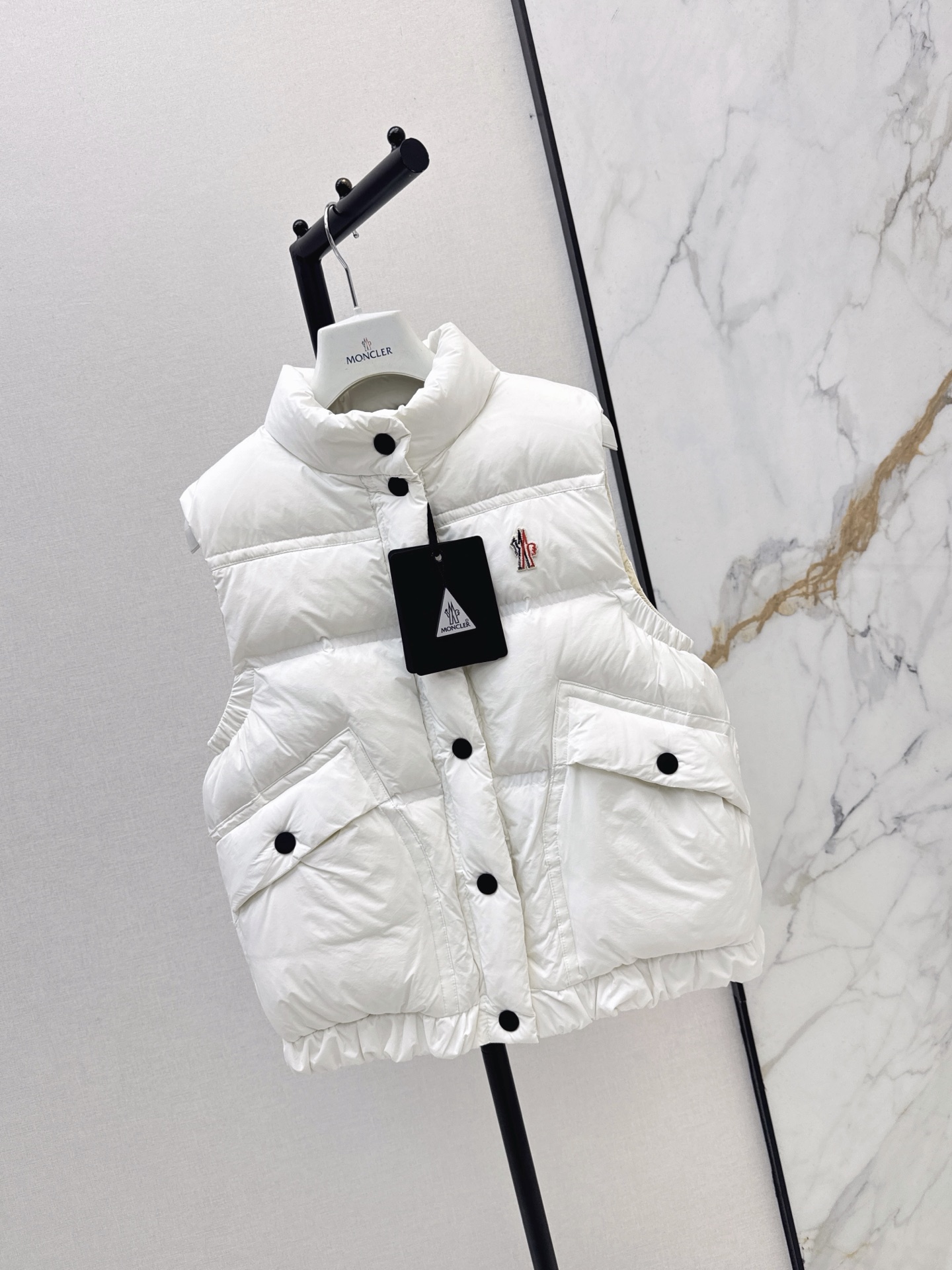 Monc 26fw down vest