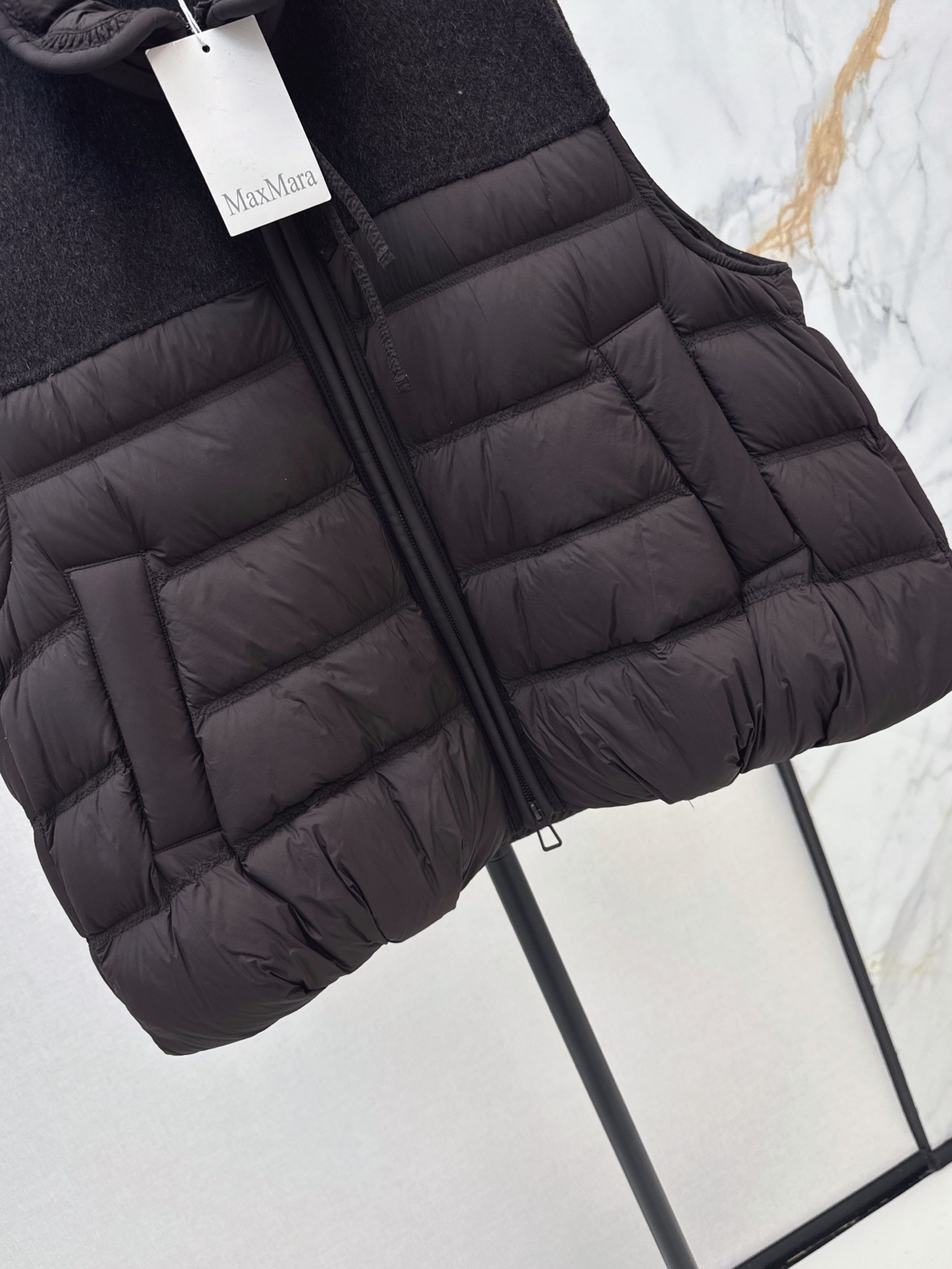 Max 26fw knit contract down vest