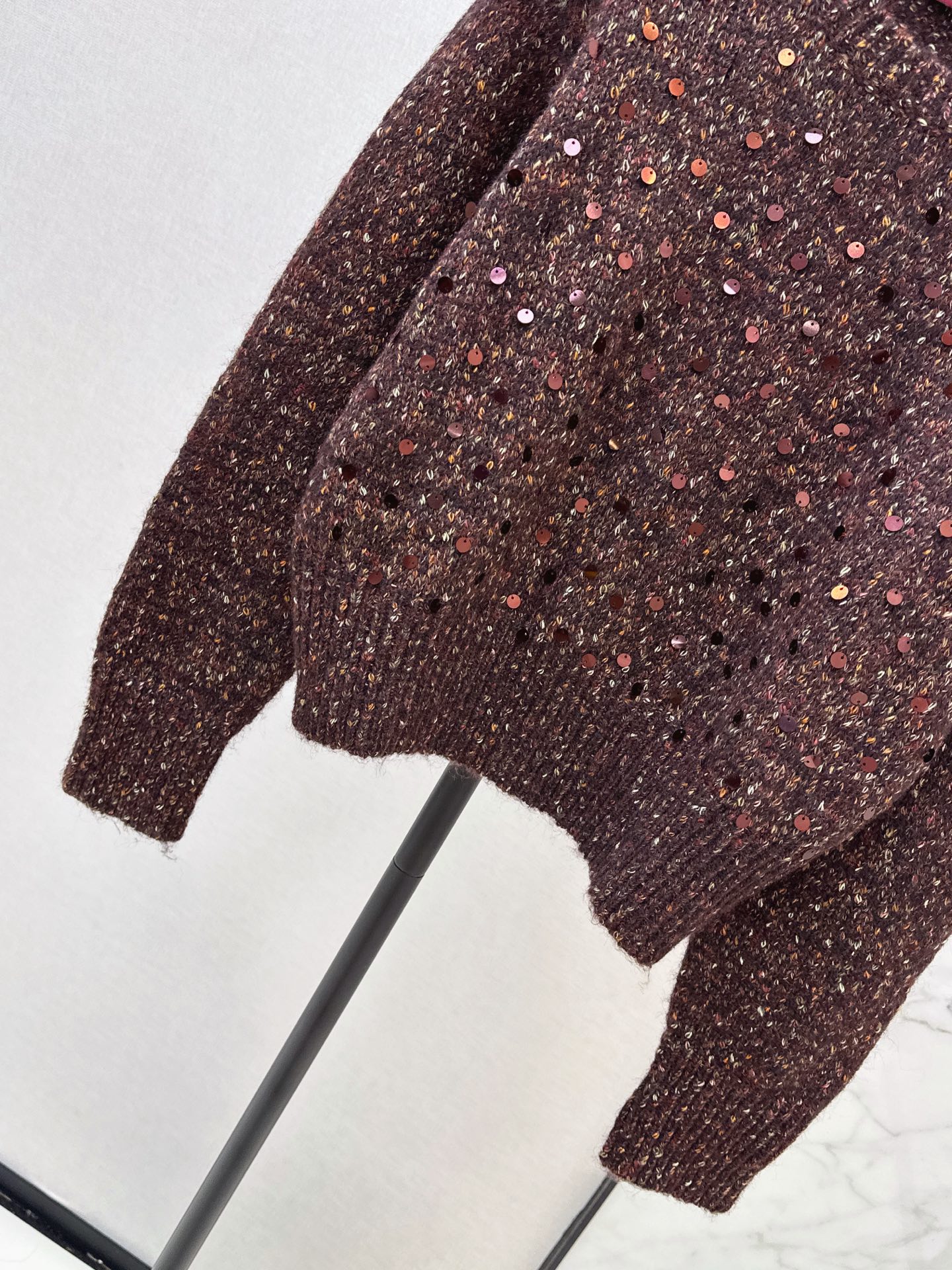 Guc 26fw sequin knit sweater