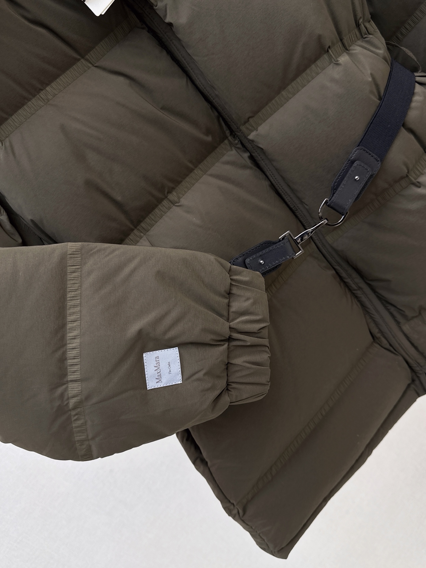 Max 26fw fur-trim hooded belted down jacket