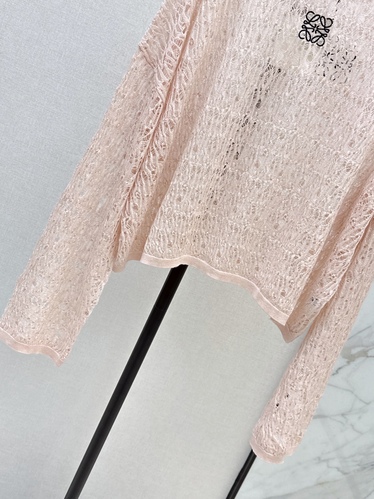 Loe 26fw hollow knit top