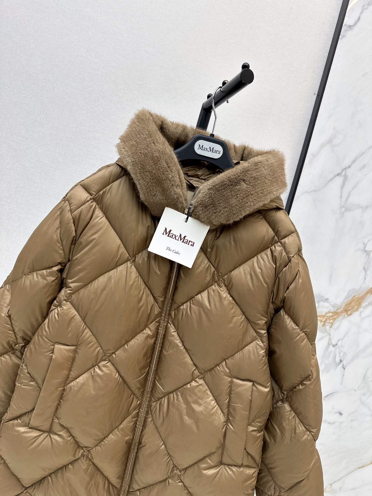 Max 26fw fur-trim down jacket