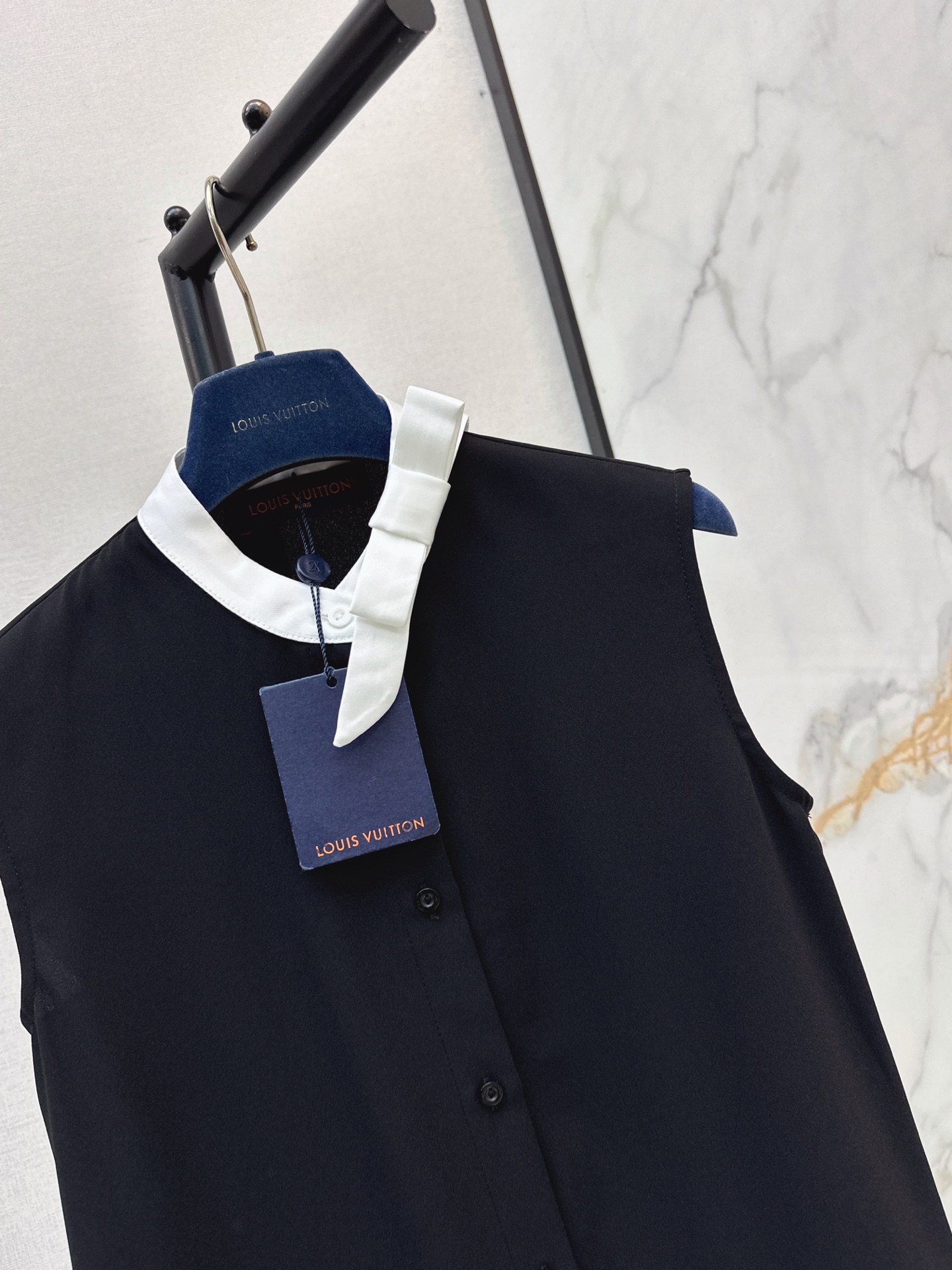 Loui 26fw sleeveless bow shirt
