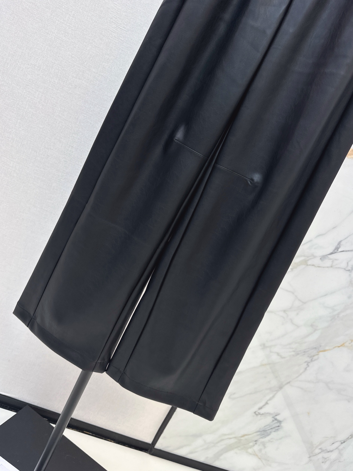 CD 26fw pu straight-leg pants