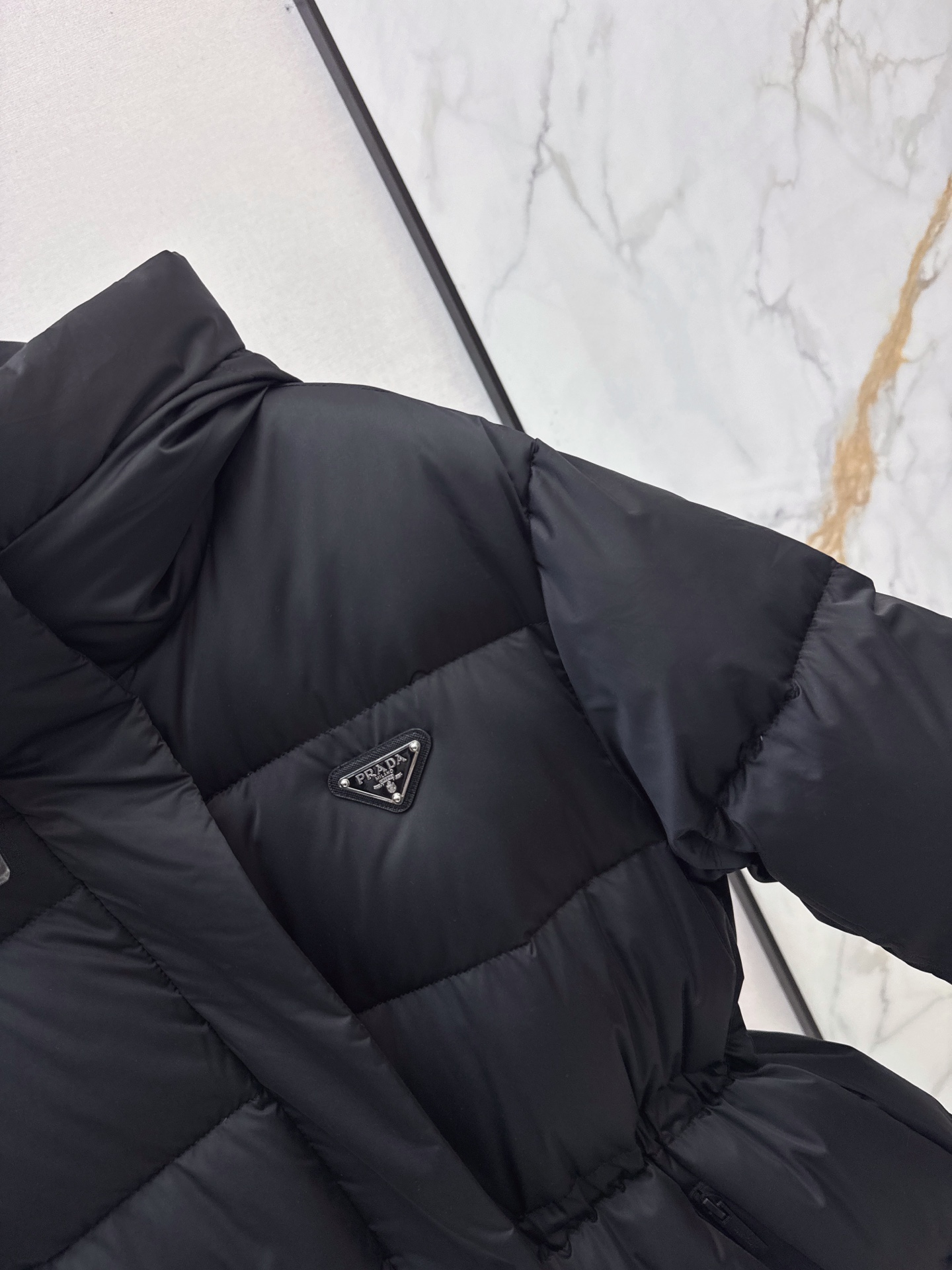 Pra 26fw hooded drawsting down jacket