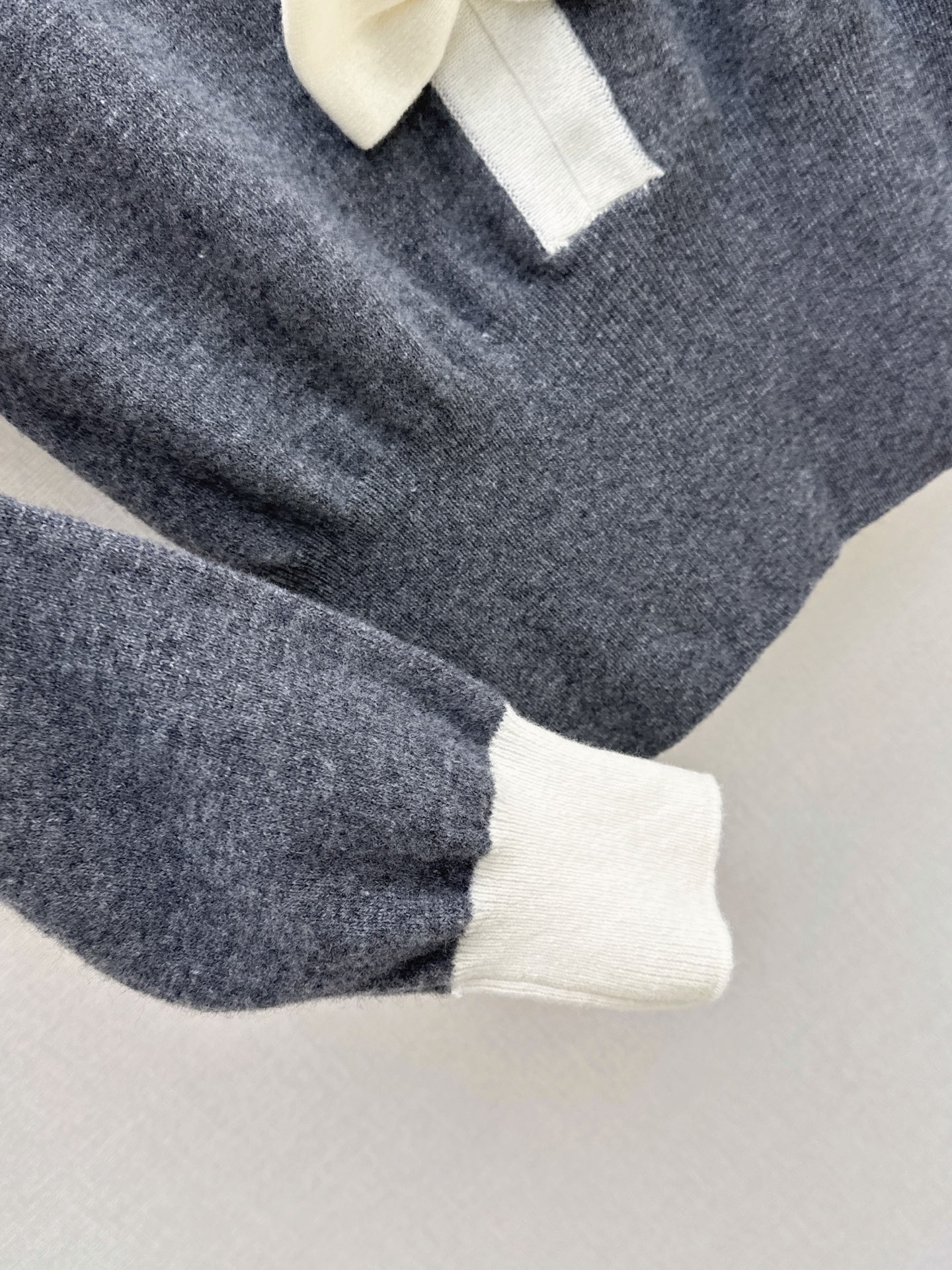 Chan 26fw 3d bow sweater