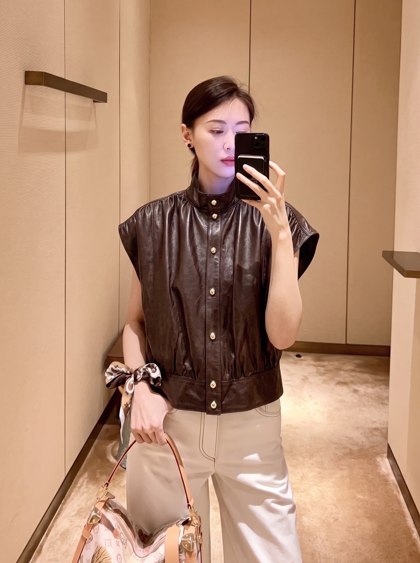 Loui 26fw leather vest jacket