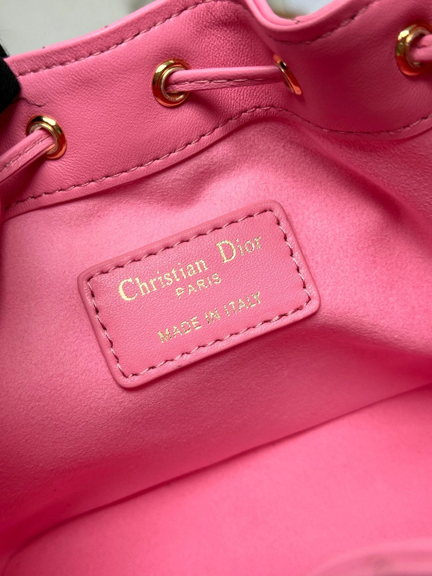 D Small Jolie Bucket Bag