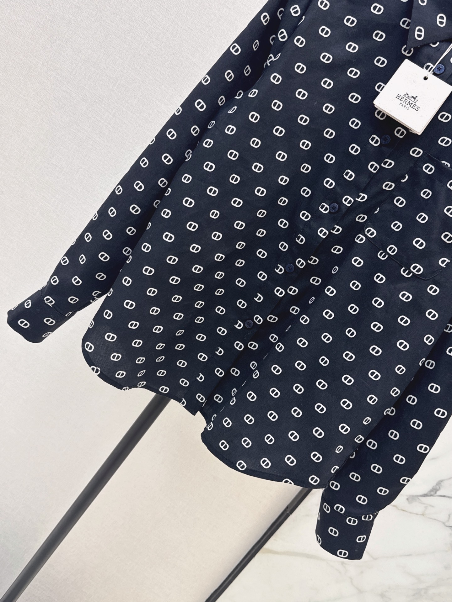 Her 26fw print shirt