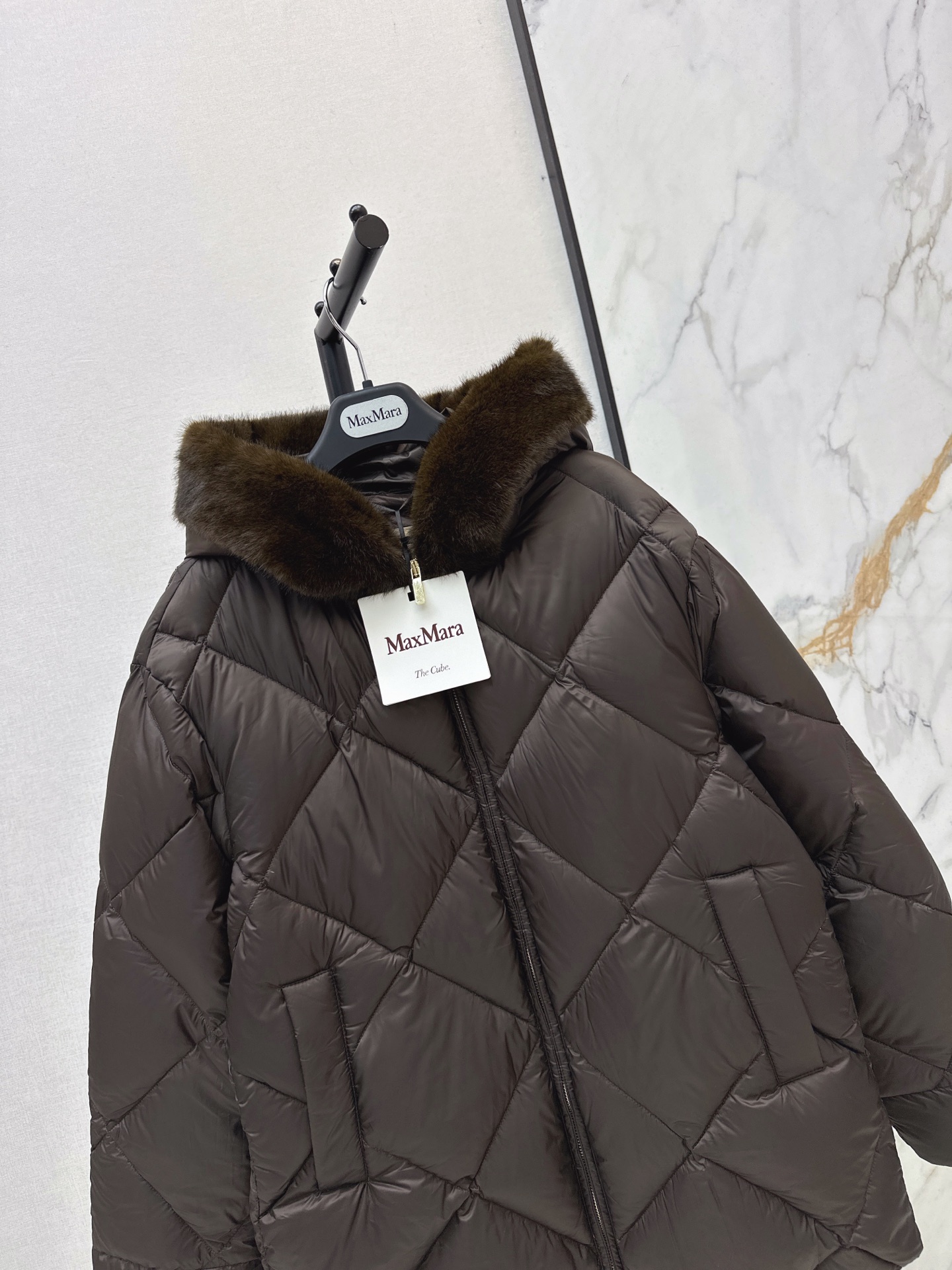 Max 26fw fur-trim down jacket